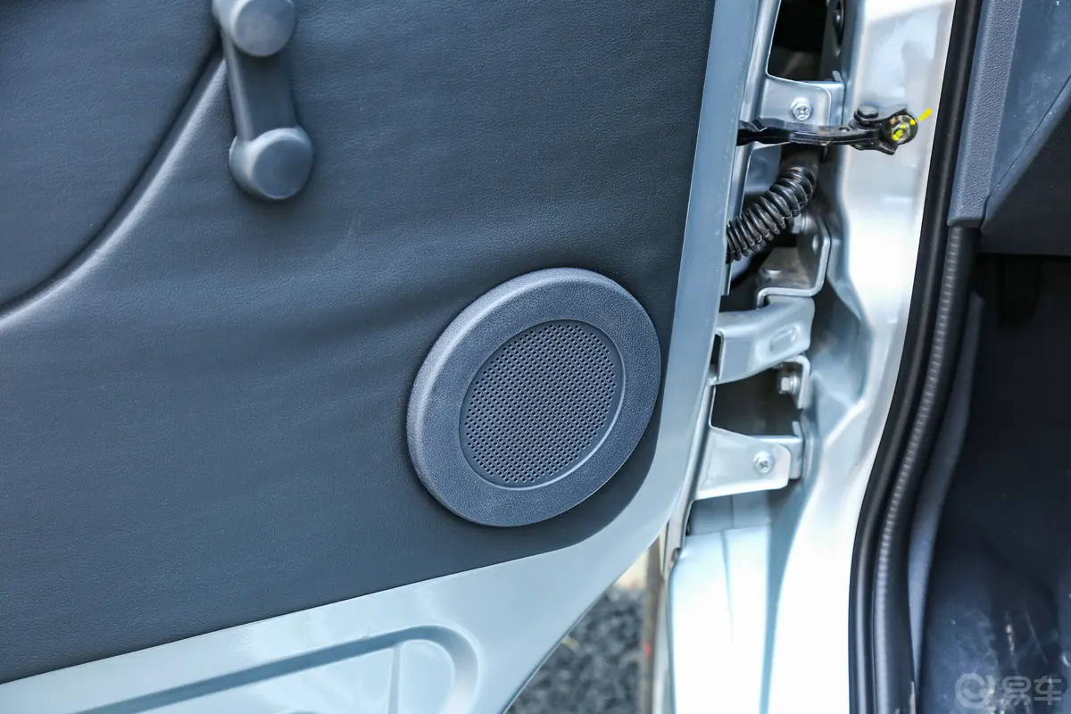 长安星卡1.5L 单排2.8米载货汽车舒适型无空调音响和品牌