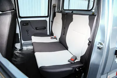 2023款 长安星卡 1.5L 双排2.55米载货汽车舒适型空间