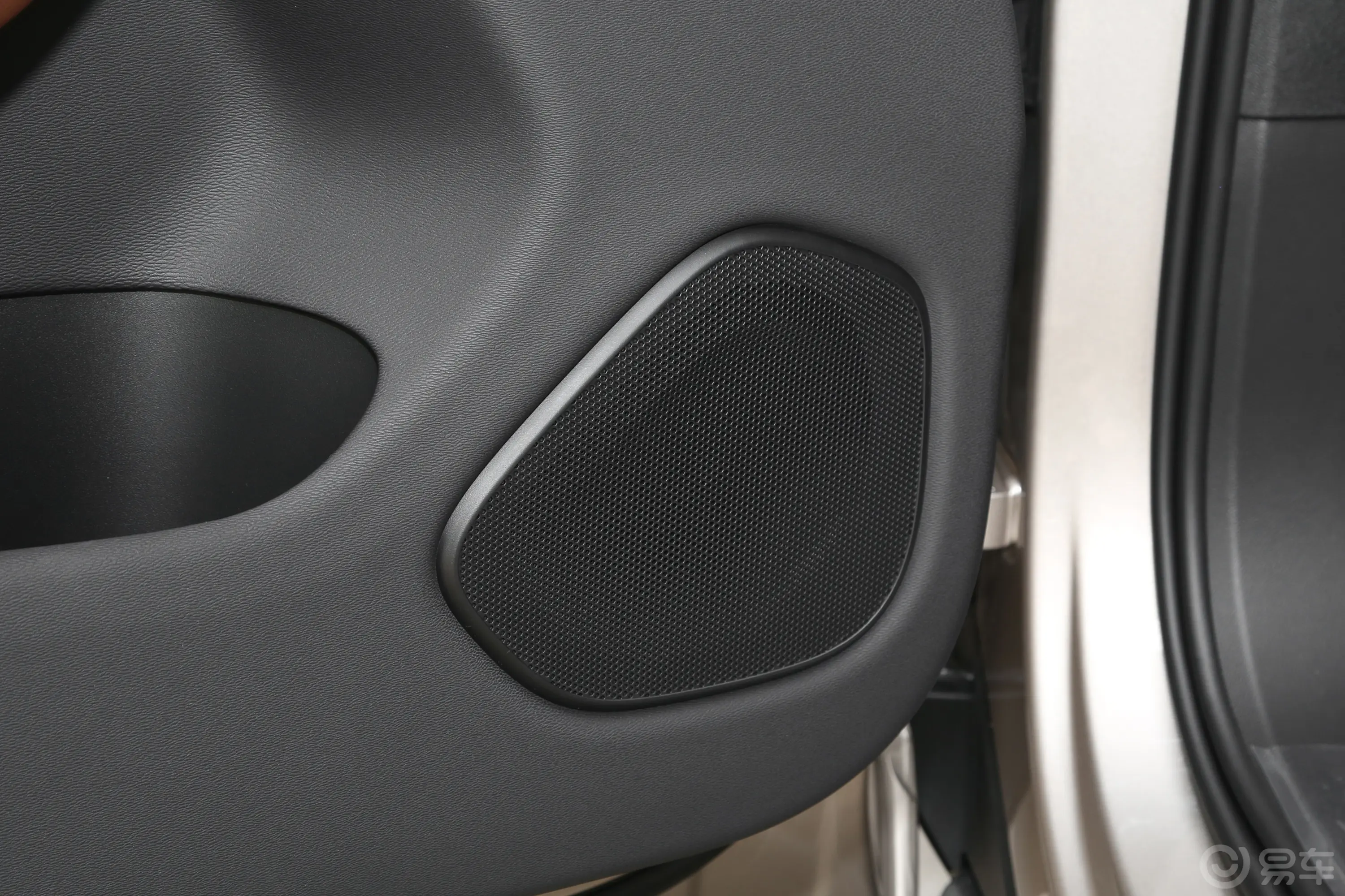 沃尔沃XC60新能源T8 长续航 智远豪华版音响和品牌