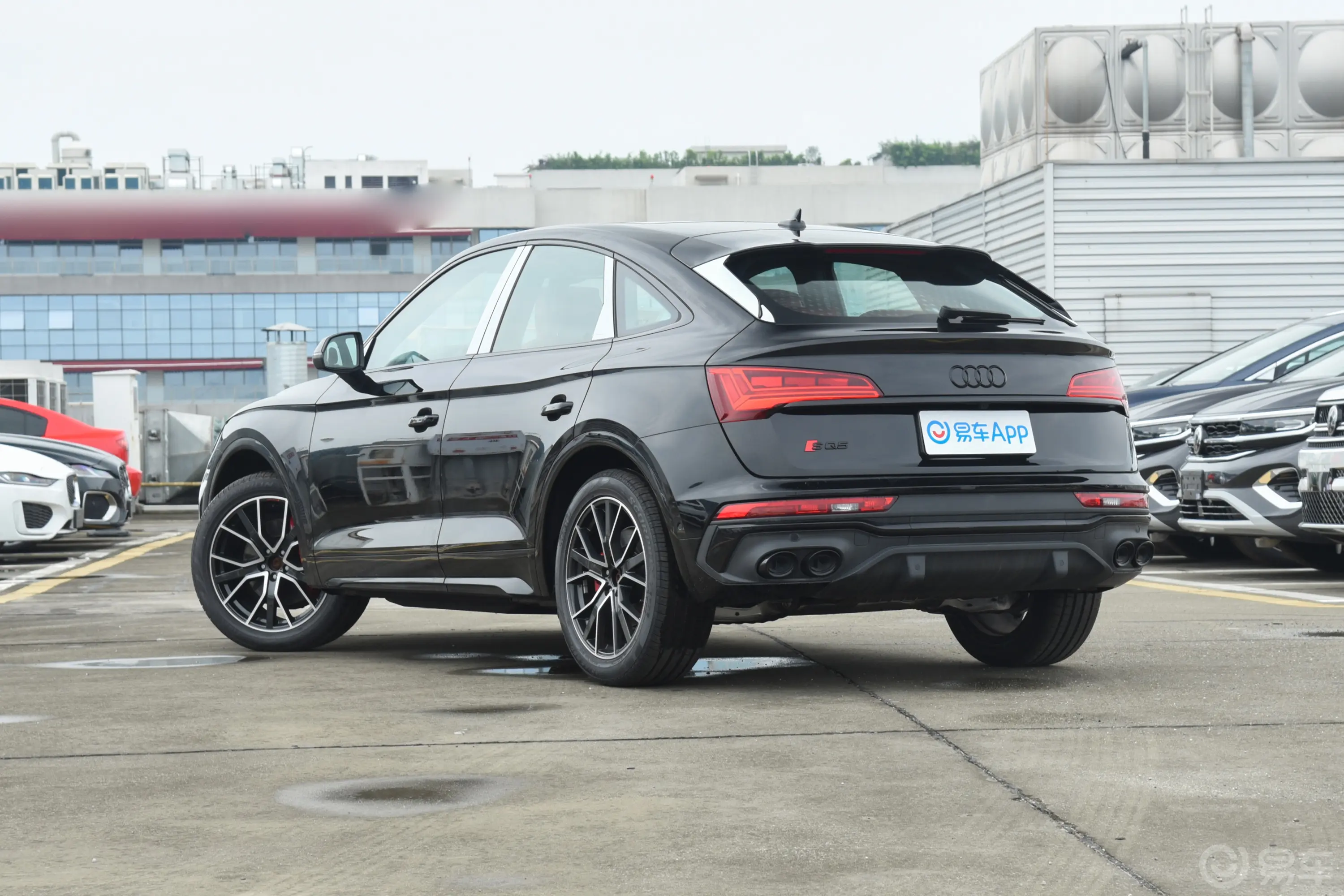 奥迪SQ5 Sportback改款 3.0T quattro侧后45度车头向左水平