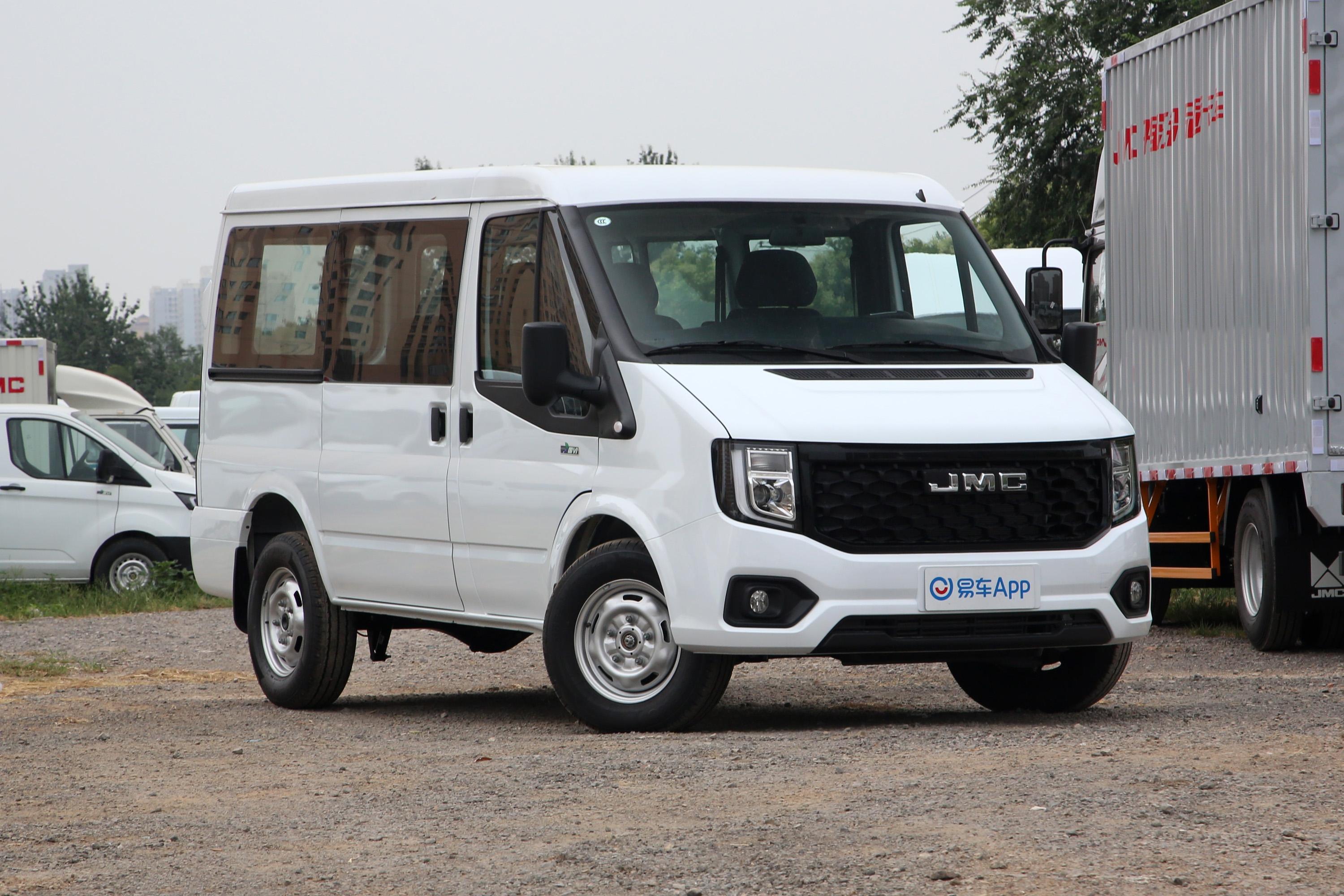 【江铃福顺2.0T 手动短轴低顶商运型多功能乘用车 6座(双开尾门) 柴油侧前45度车头向右水平图片-汽车图片大全】-易车