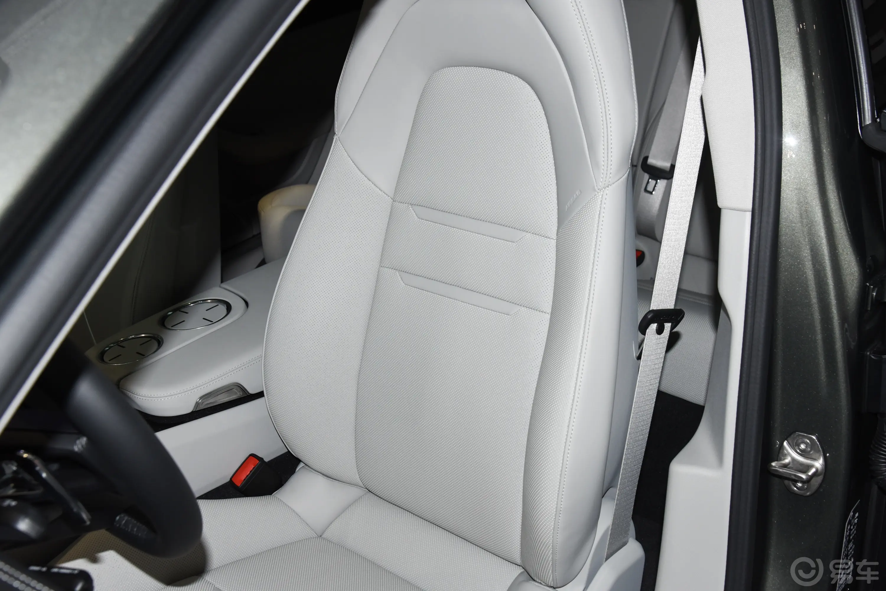 Panamera E-HybridPanamera 4  Sport Turismo 2.9T主驾驶位