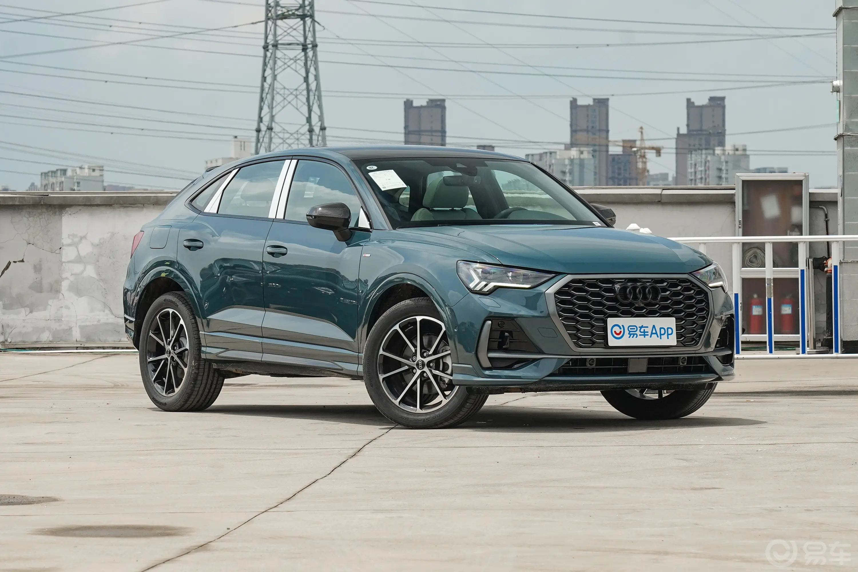 奥迪Q3 Sportback45 TFSI quattro 时尚型上市版胎压信息铭牌