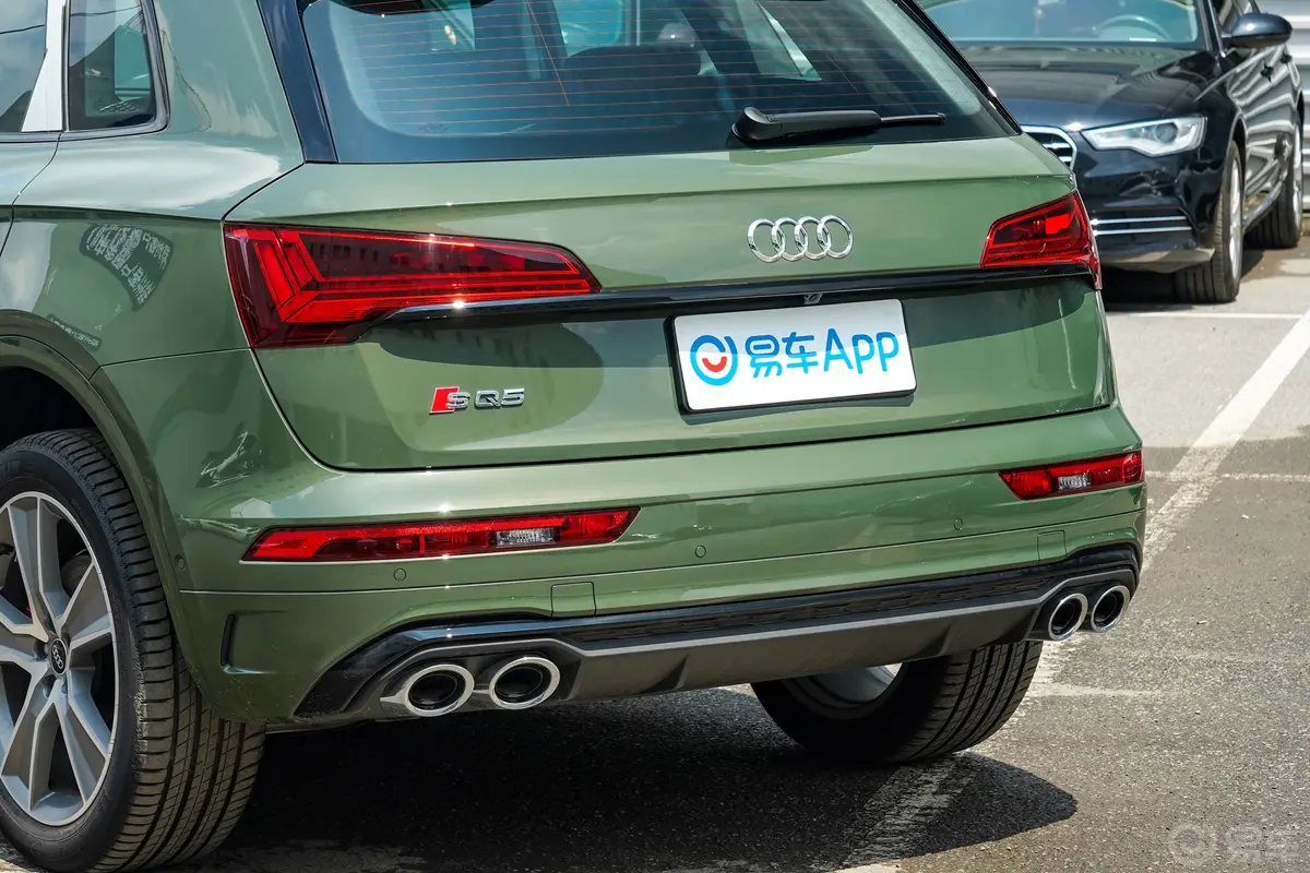 奥迪SQ53.0T quattro车后雷达