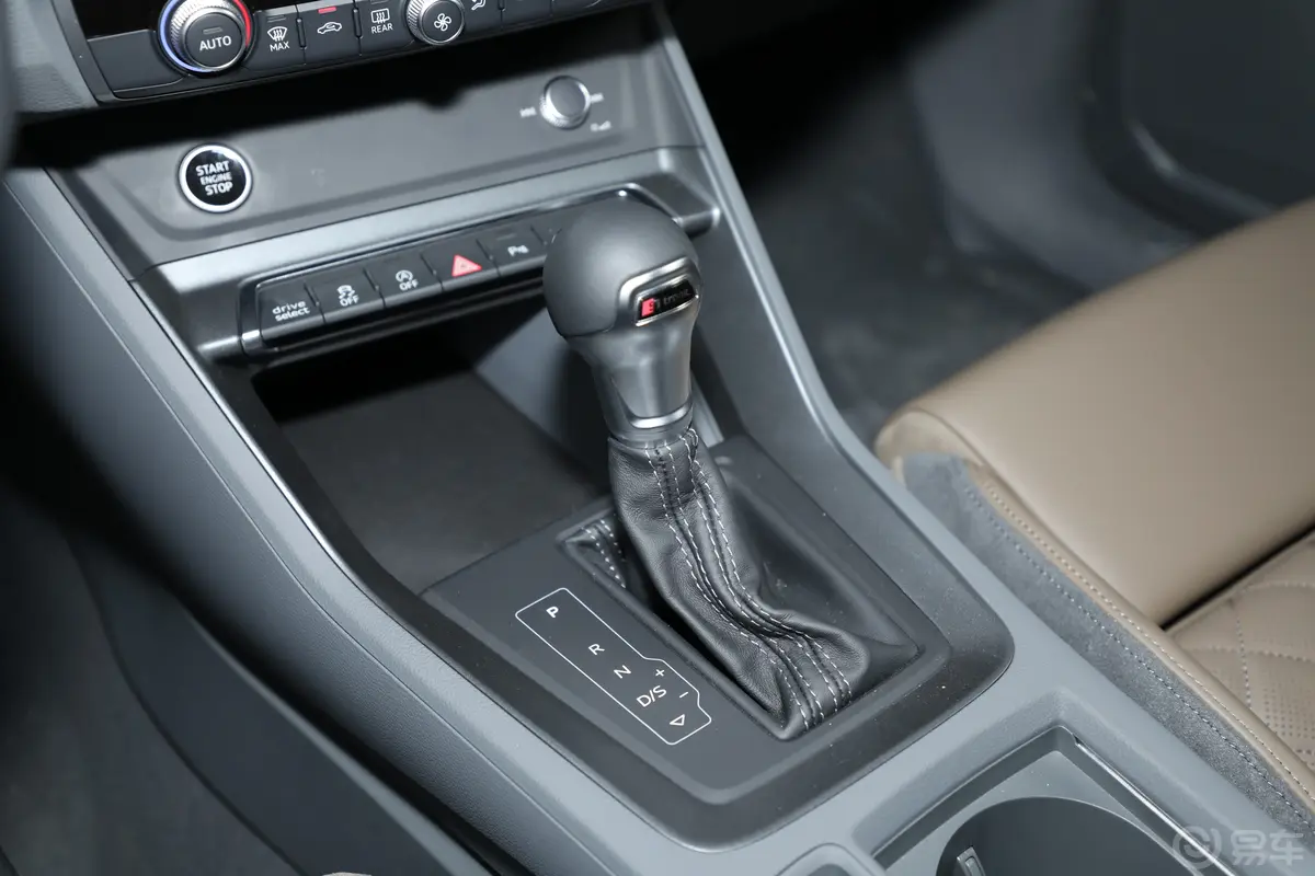 奥迪Q3 Sportback40 TFSI 时尚型换挡装置