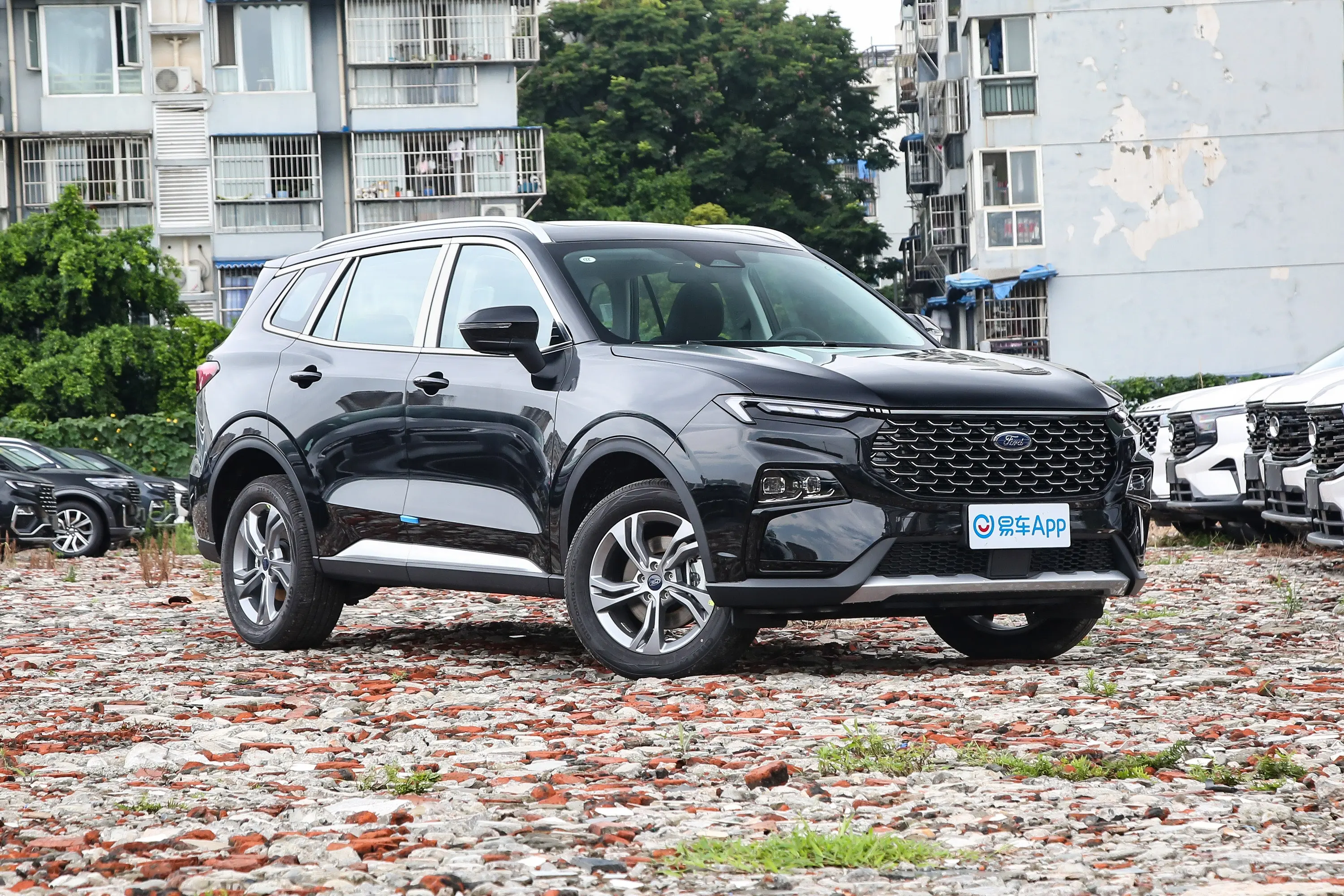 领睿EcoBoost 170 铂领型尾灯侧45度俯拍