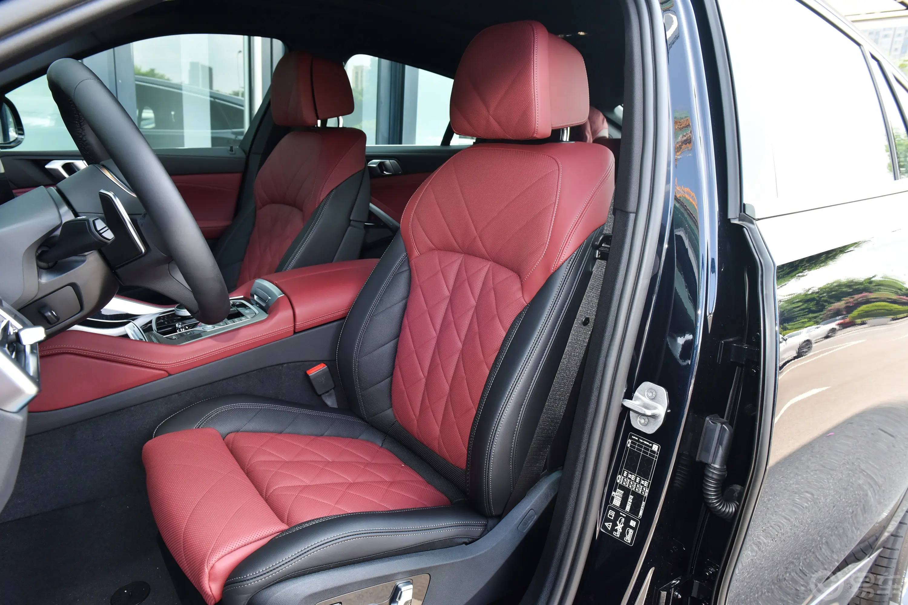 宝马X6改款 xDrive40i 尊享型 M运动套装驾驶员座椅