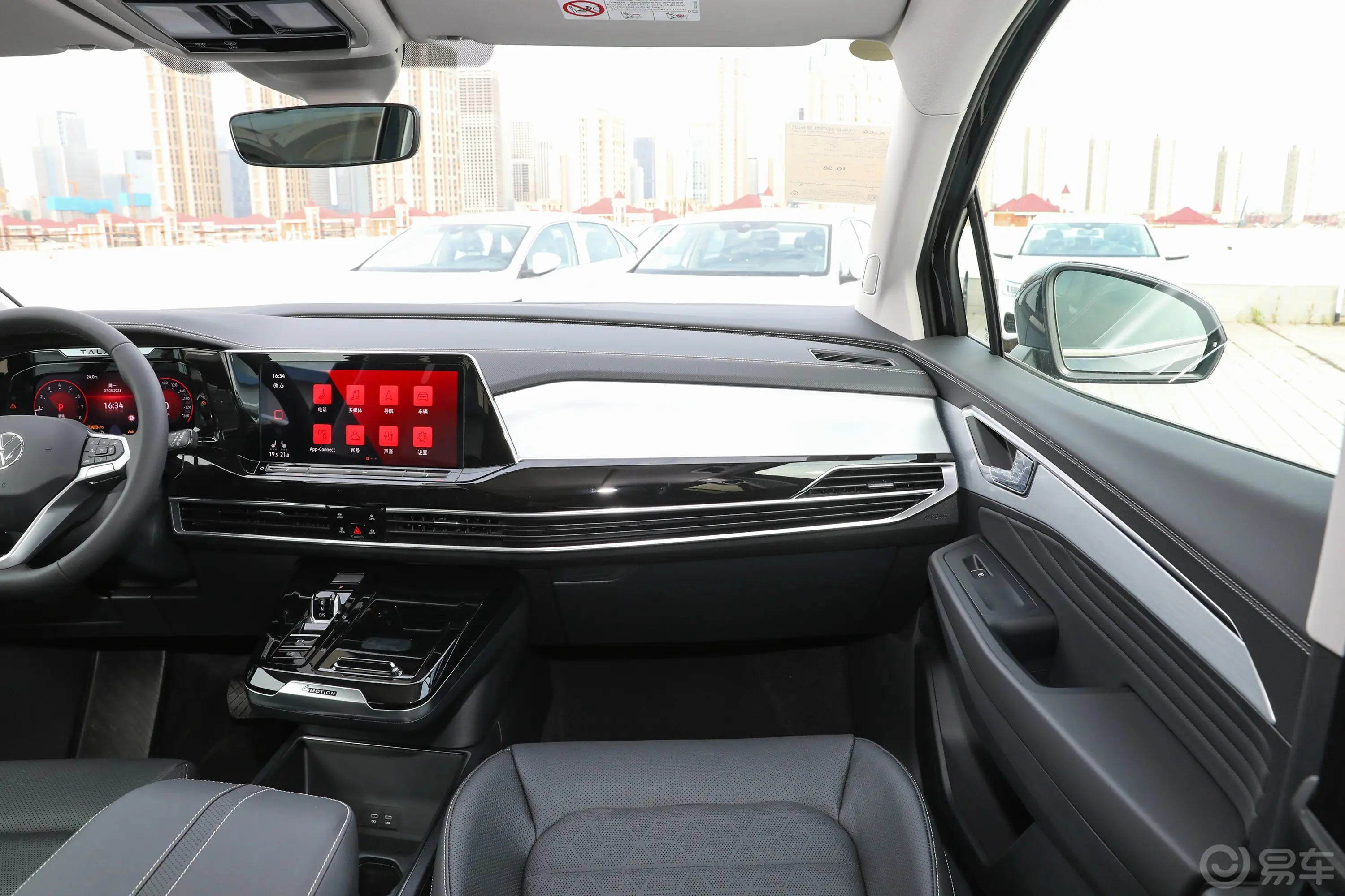 揽境改款 380TSI 四驱豪华佳境版Pro 7座副驾驶位区域