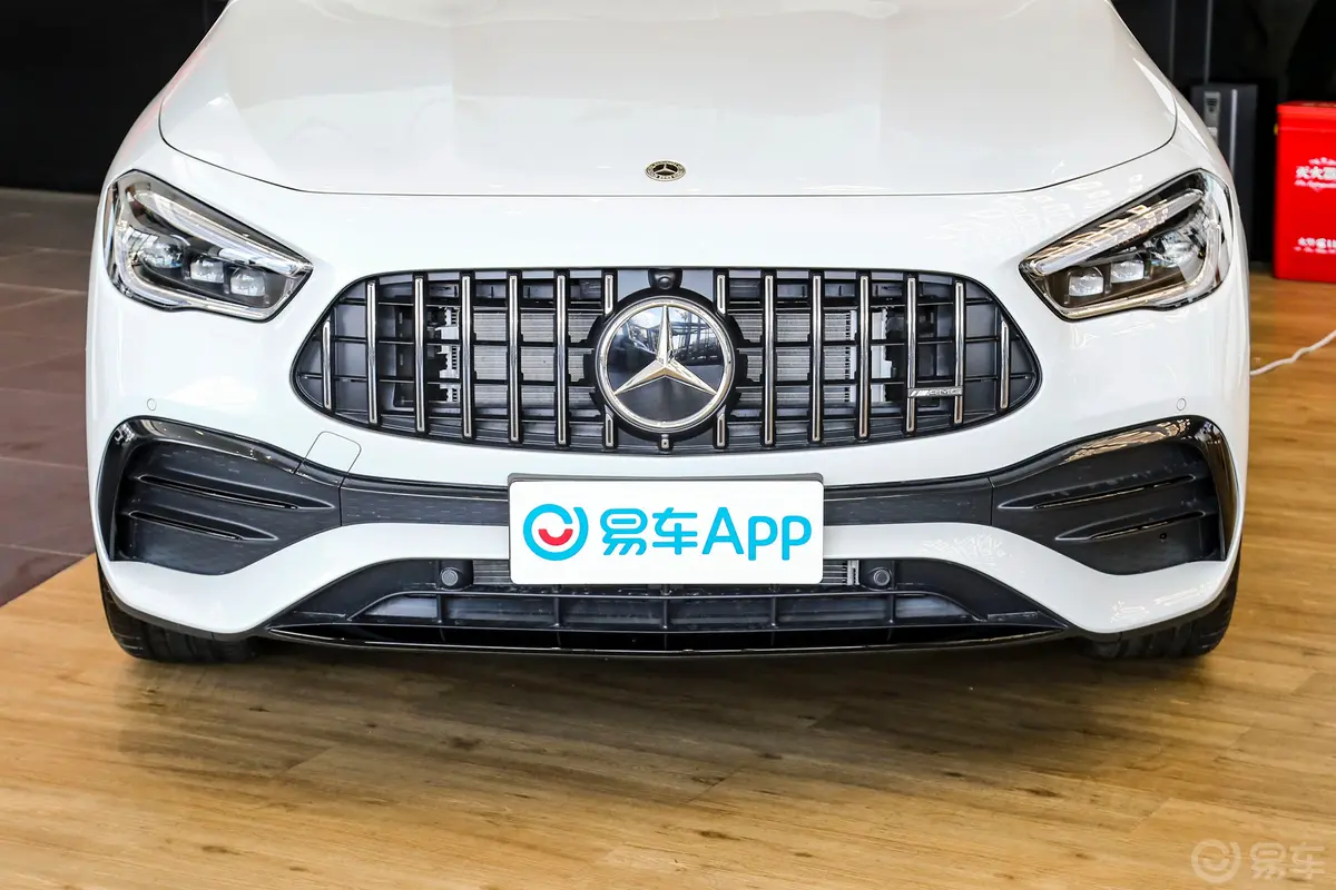 奔驰GLA AMGAMG GLA 35 4MATIC外观细节