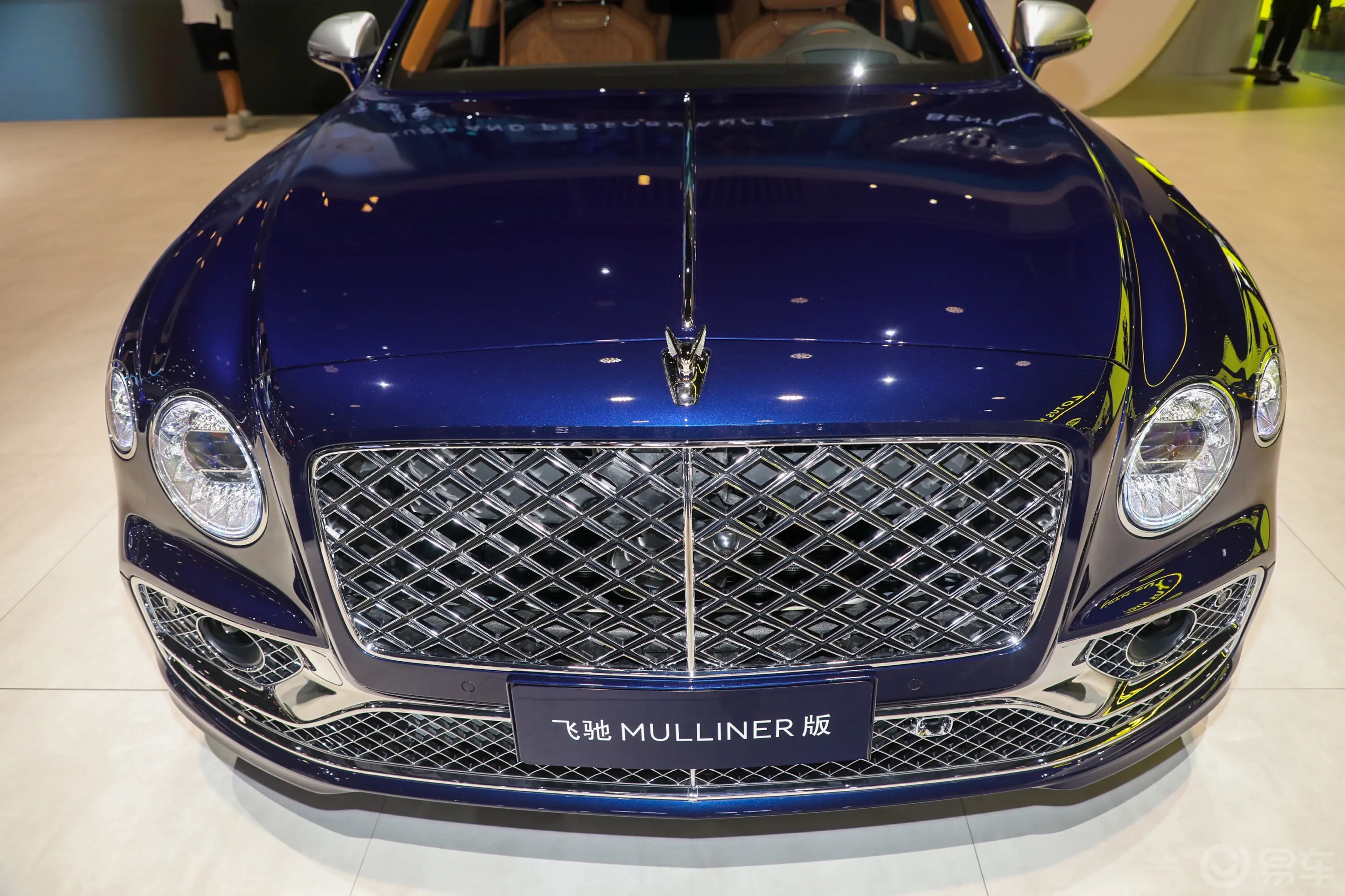 飞驰 插电混动2.9T Hybrid Mulliner