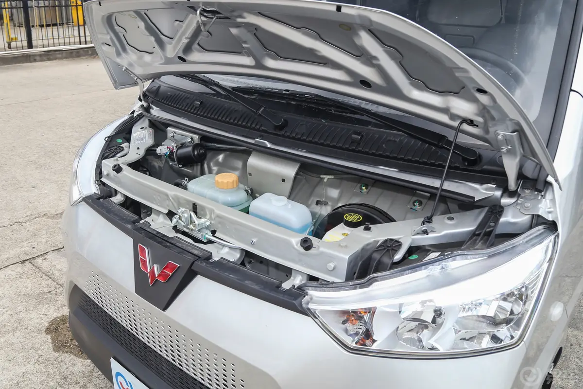 五菱EV50301km 尊享型 国轩40.55kWh动力底盘
