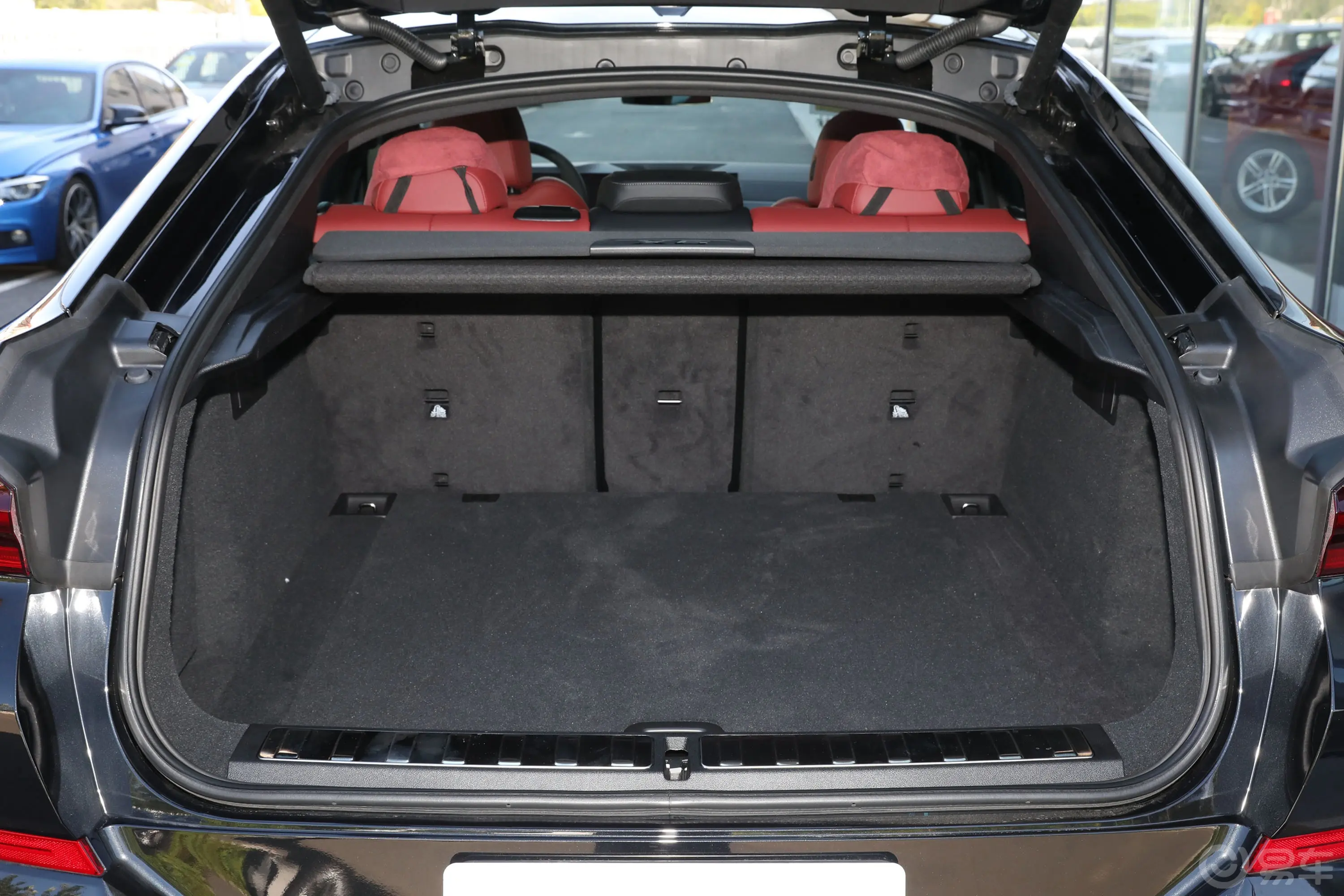 宝马X6改款 xDrive30i M运动套装后备厢空间特写