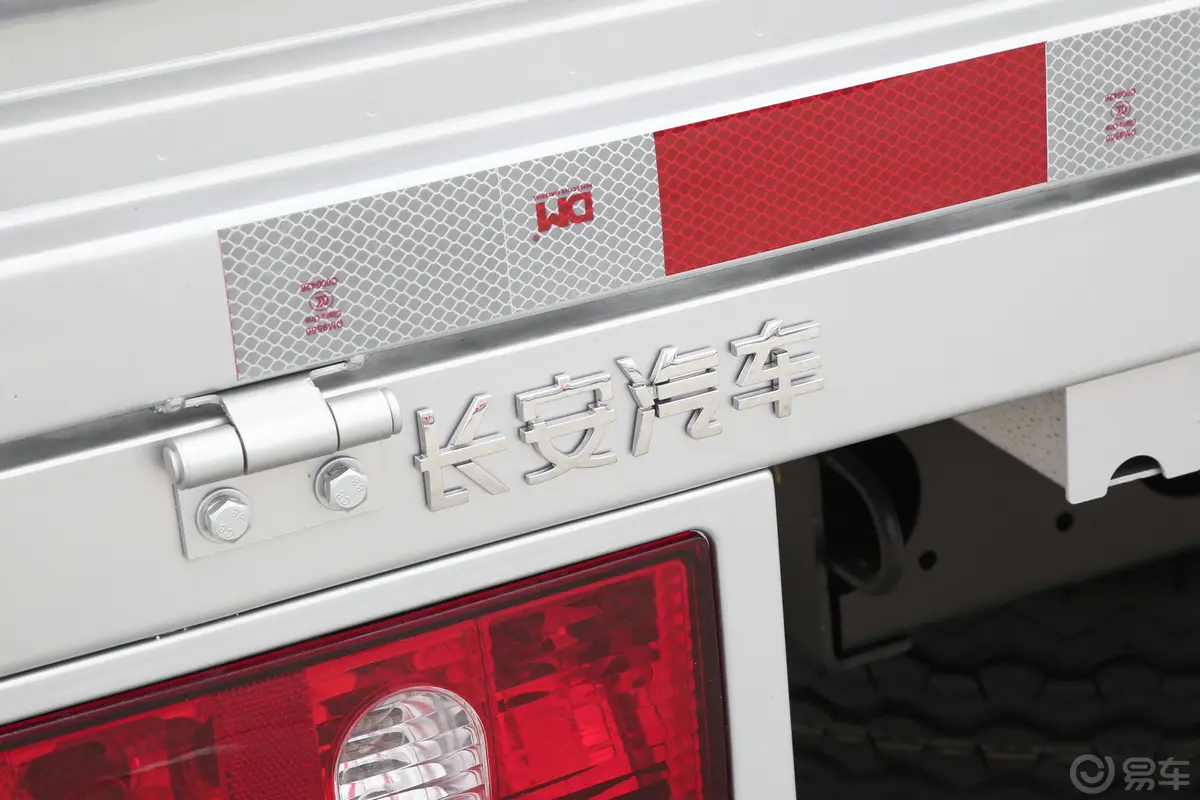 神骐T301.6L 双排3.01米标准车舒适型 CNG外观细节