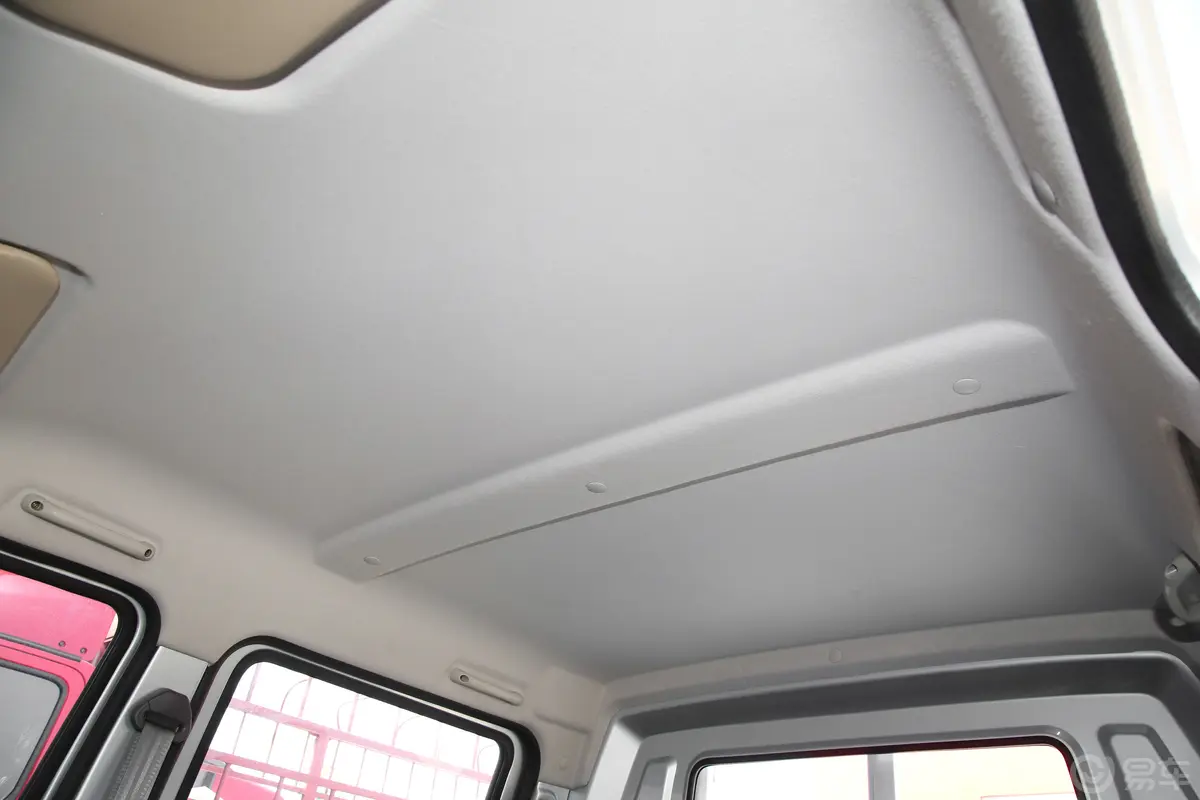 神骐T301.6L 双排3.01米标准车舒适型 CNG天窗内拍关闭