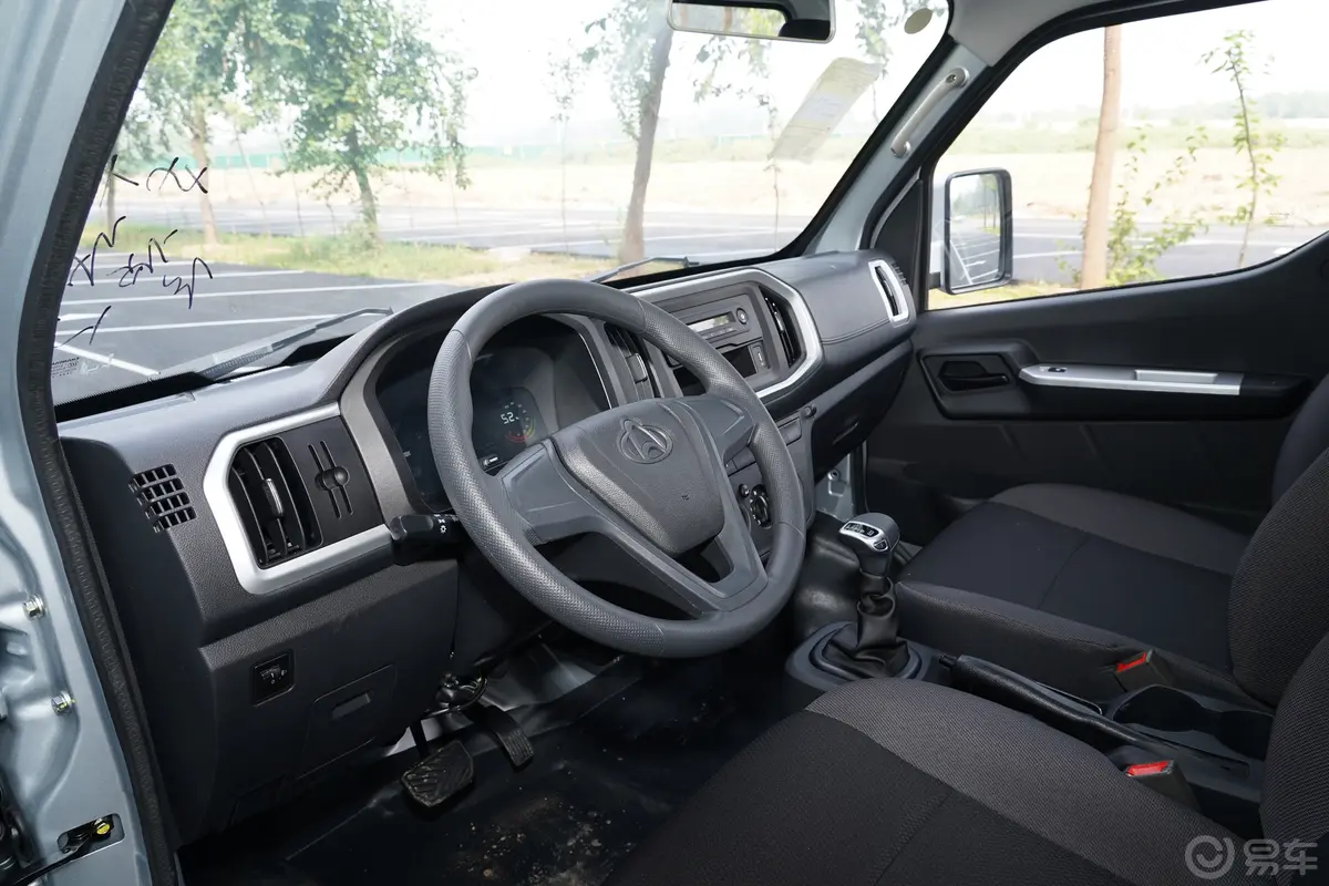 神骐T30 EV301km 栏板车舒适型副驾座椅调节