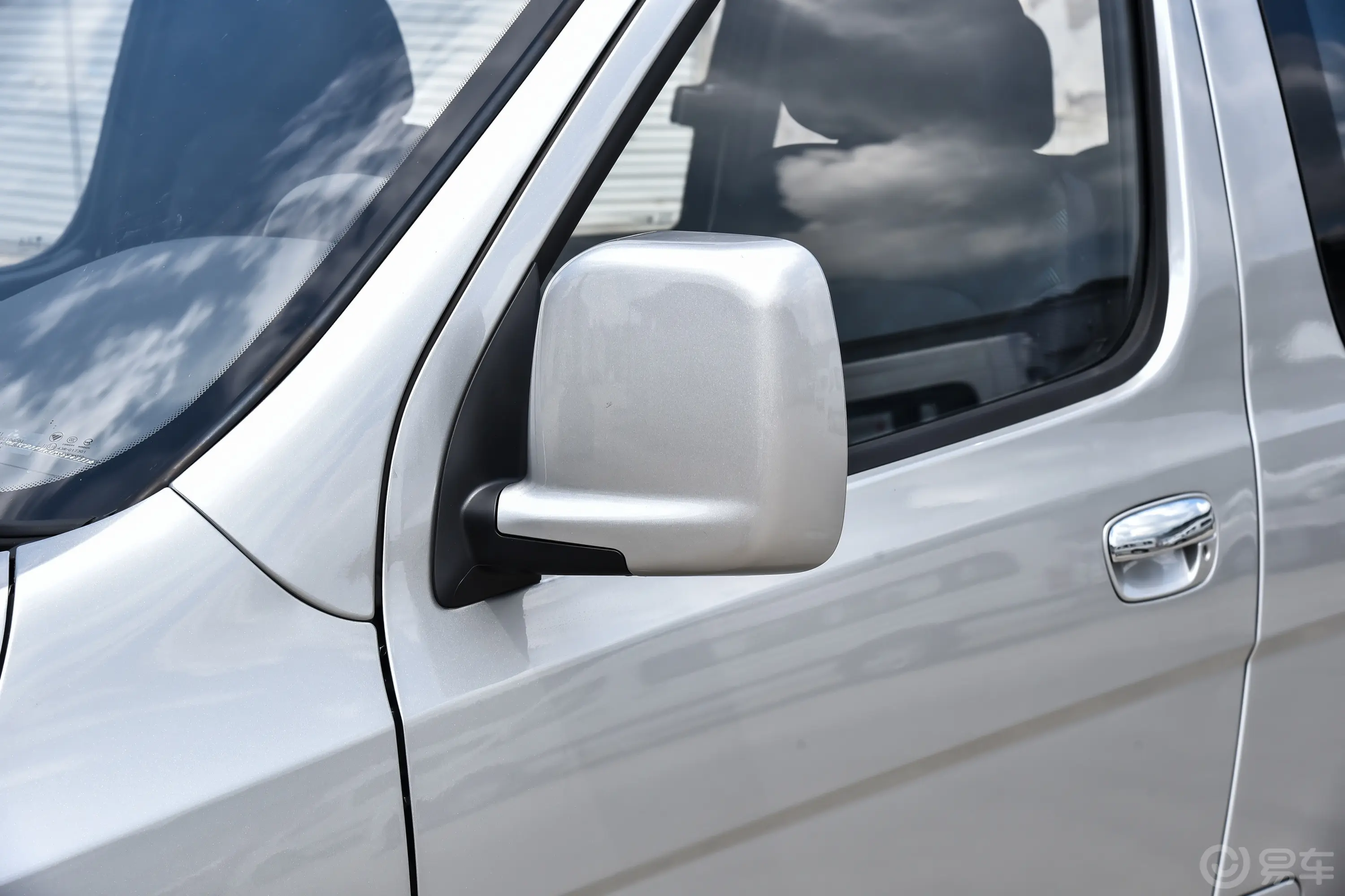 风景G5商运版 2.0L 明窗 5/6座 汽油主驾驶后视镜背面