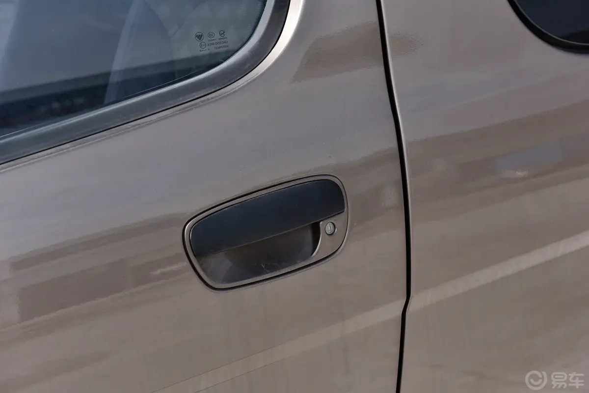 风景G5商运版 2.0L 手动明窗 5/6座 汽油驾驶员侧前门把手