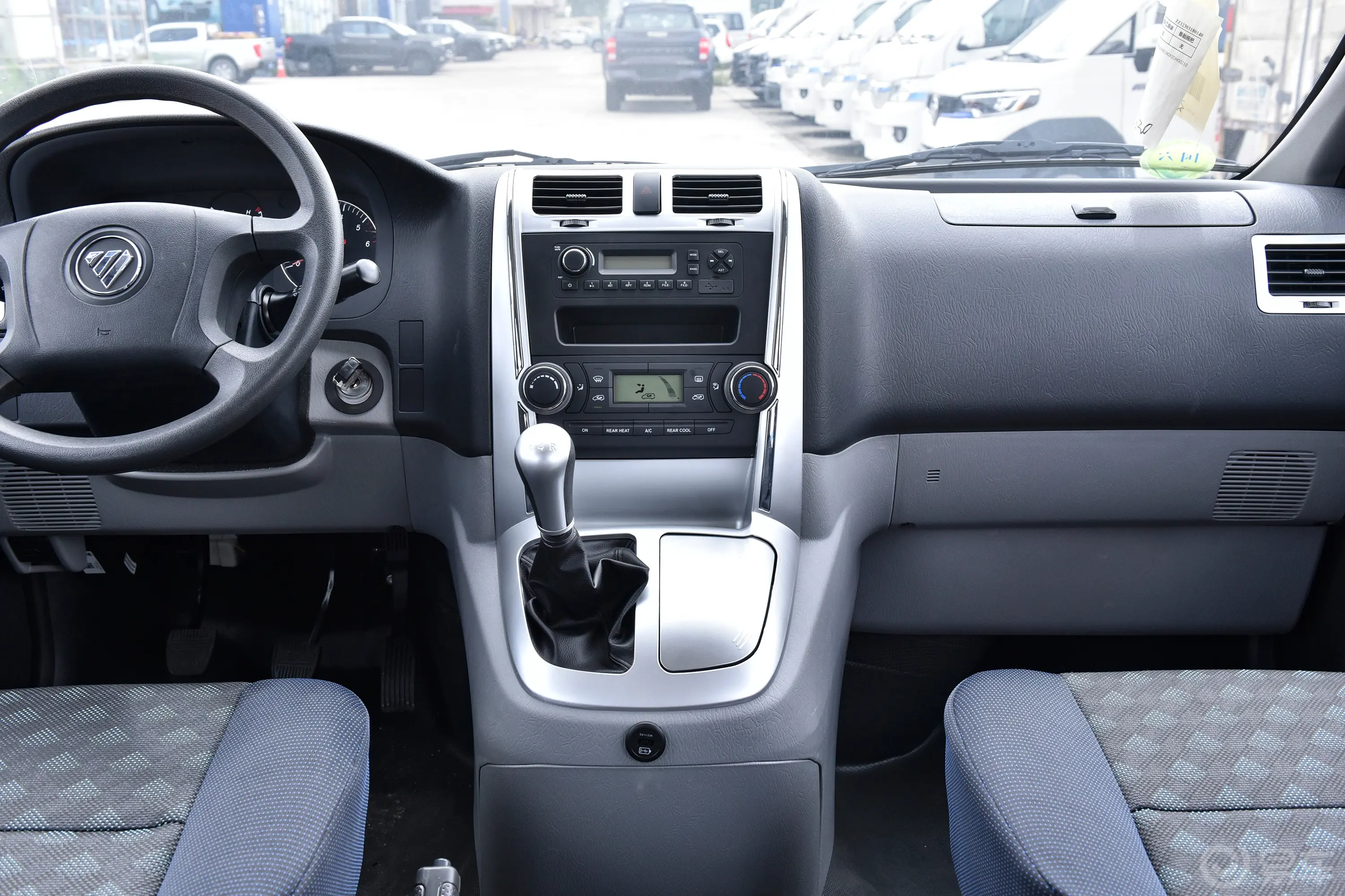 风景G5商运版 2.0L 手动明窗 5/6座 汽油中控台整体