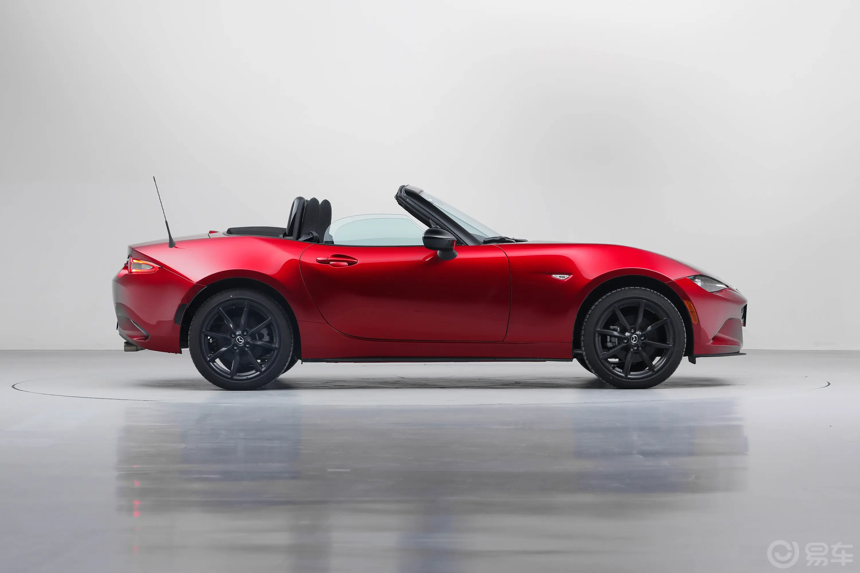 马自达MX-5MIATA SPORT 手动 软顶敞篷版敞篷状态