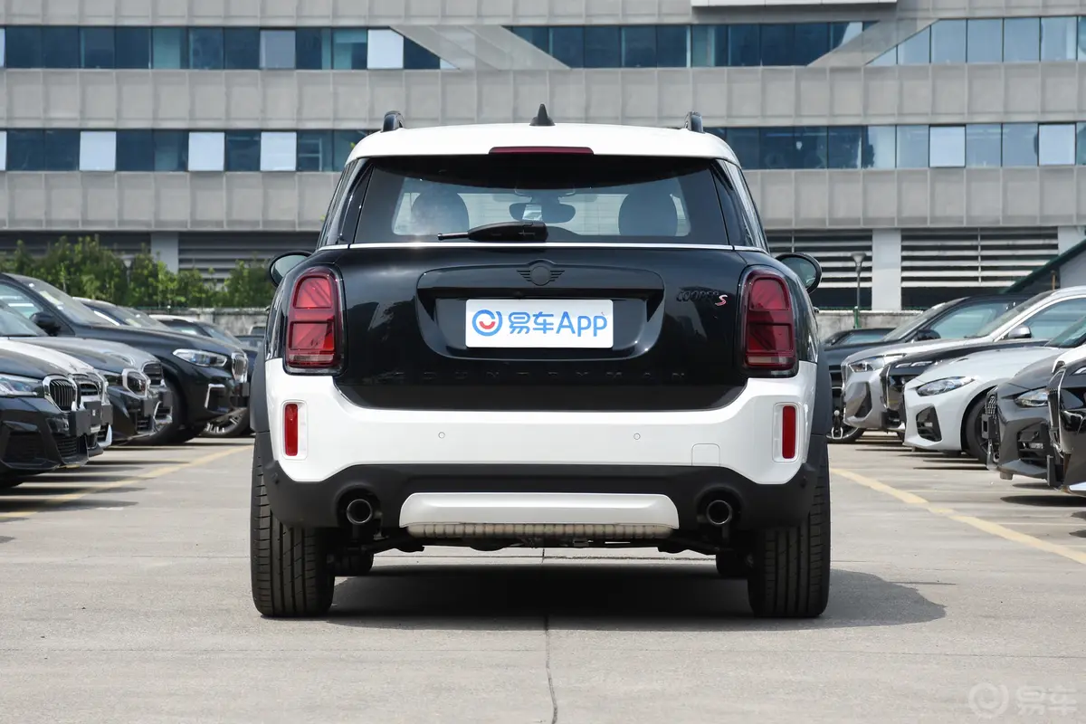 MINI COUNTRYMAN2.0T COOPER S ALL4 留白特别版正后水平