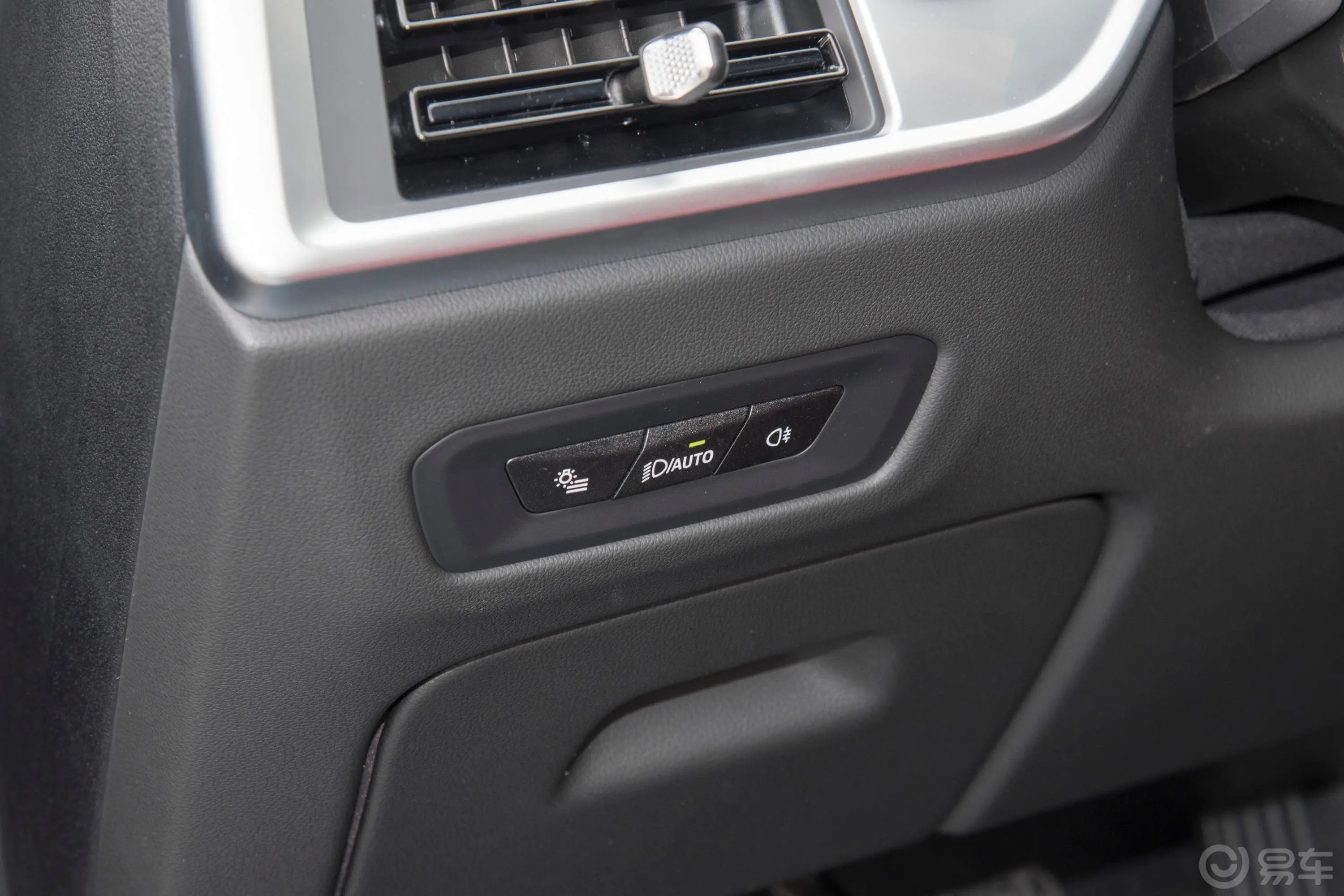宝马X5xDrive30Li M运动套装灯光控制区