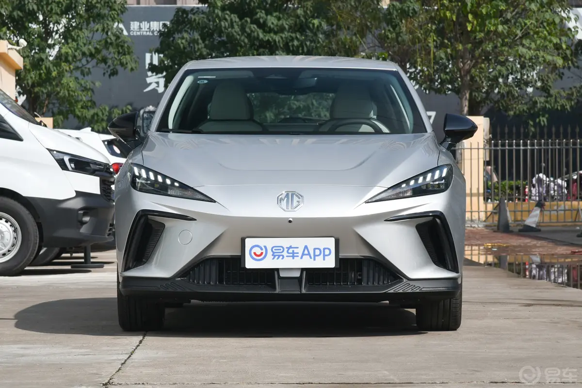 MG4 EV415km 后驱出海冠军版正前水平