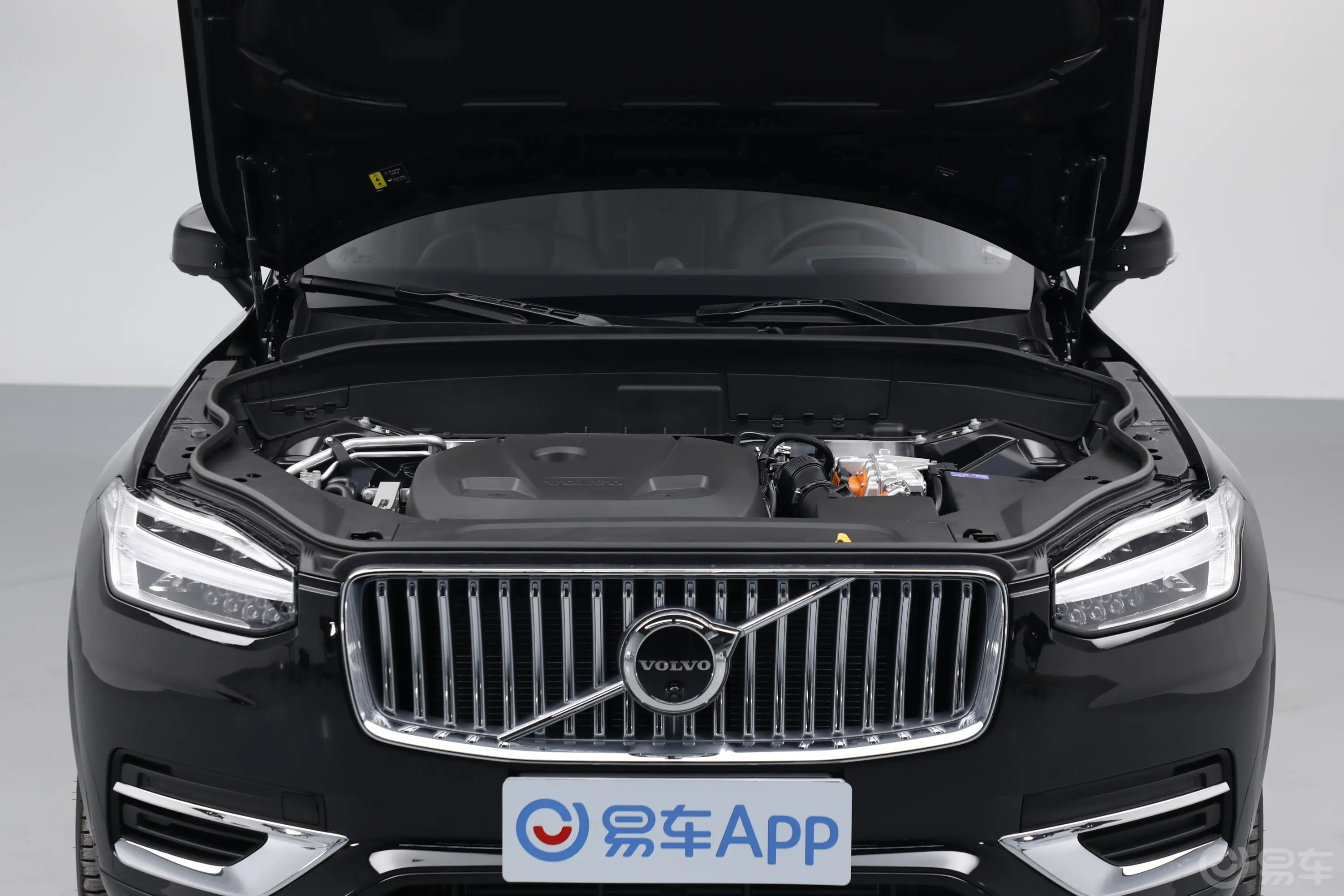 沃尔沃XC90新能源T8 62km 长续航智尊豪华版发动机舱整体