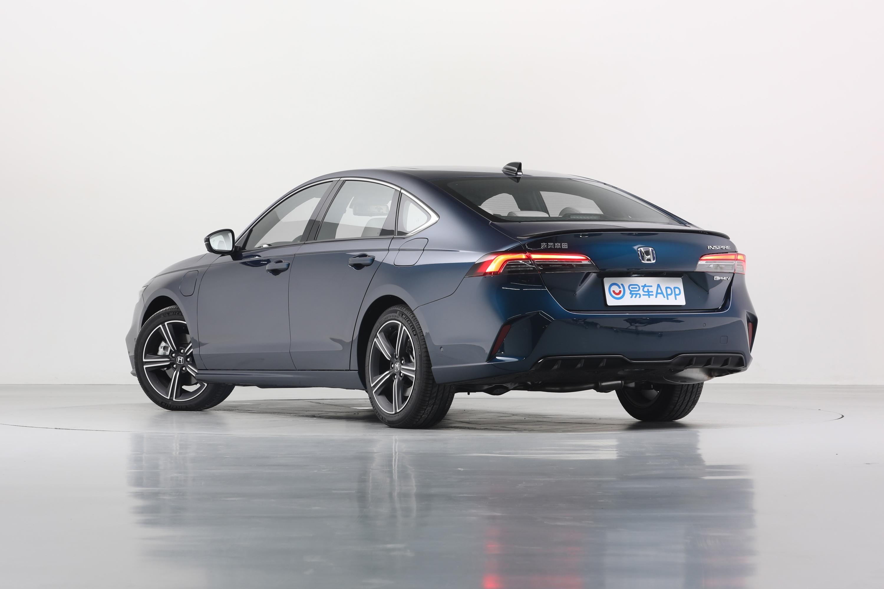 【英仕派 e:PHEV2.0L 82km 智耀版侧后45度车头向左水平图片-汽车图片大全】-易车