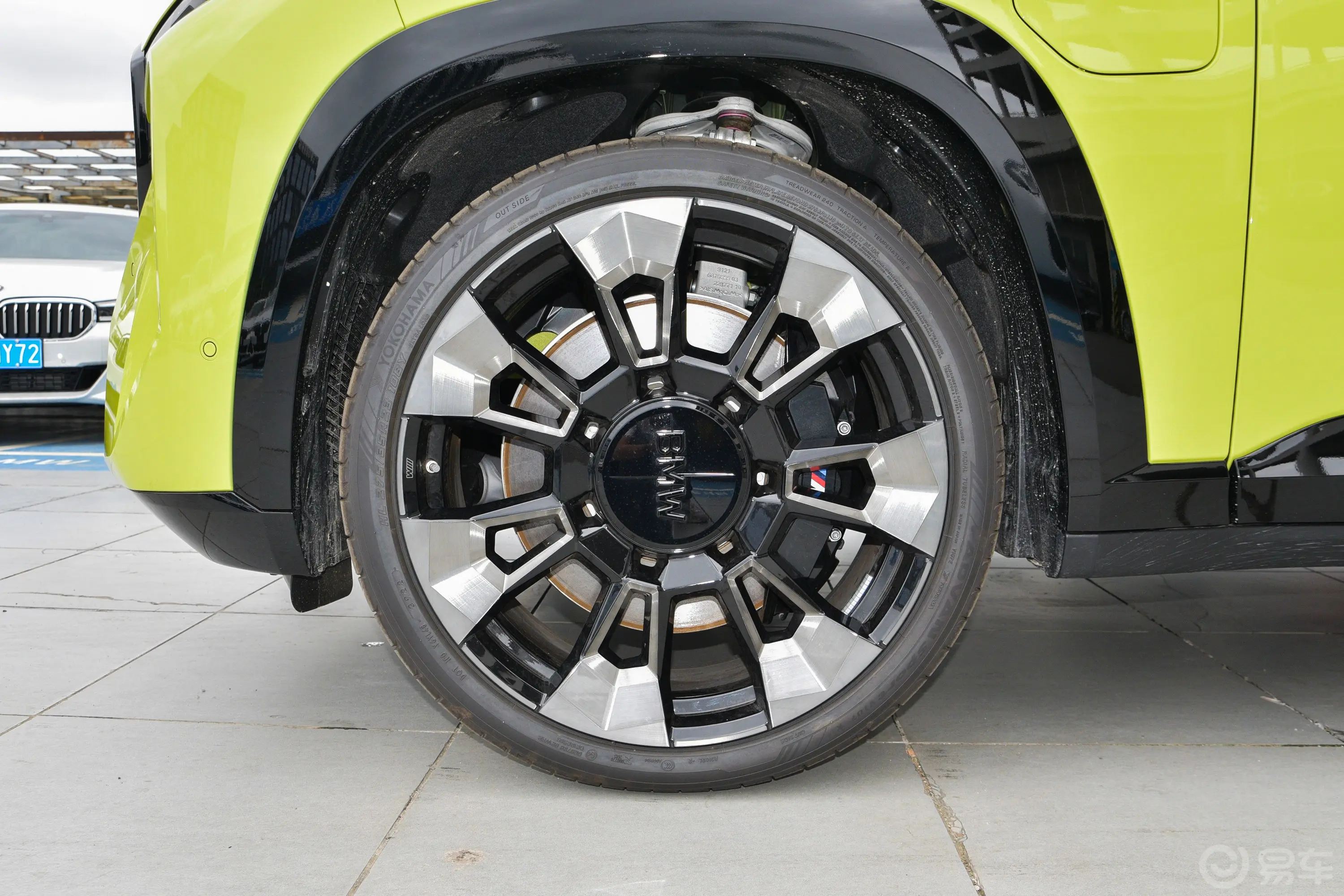 宝马XM3.0T 80km 50e前轮毂造型