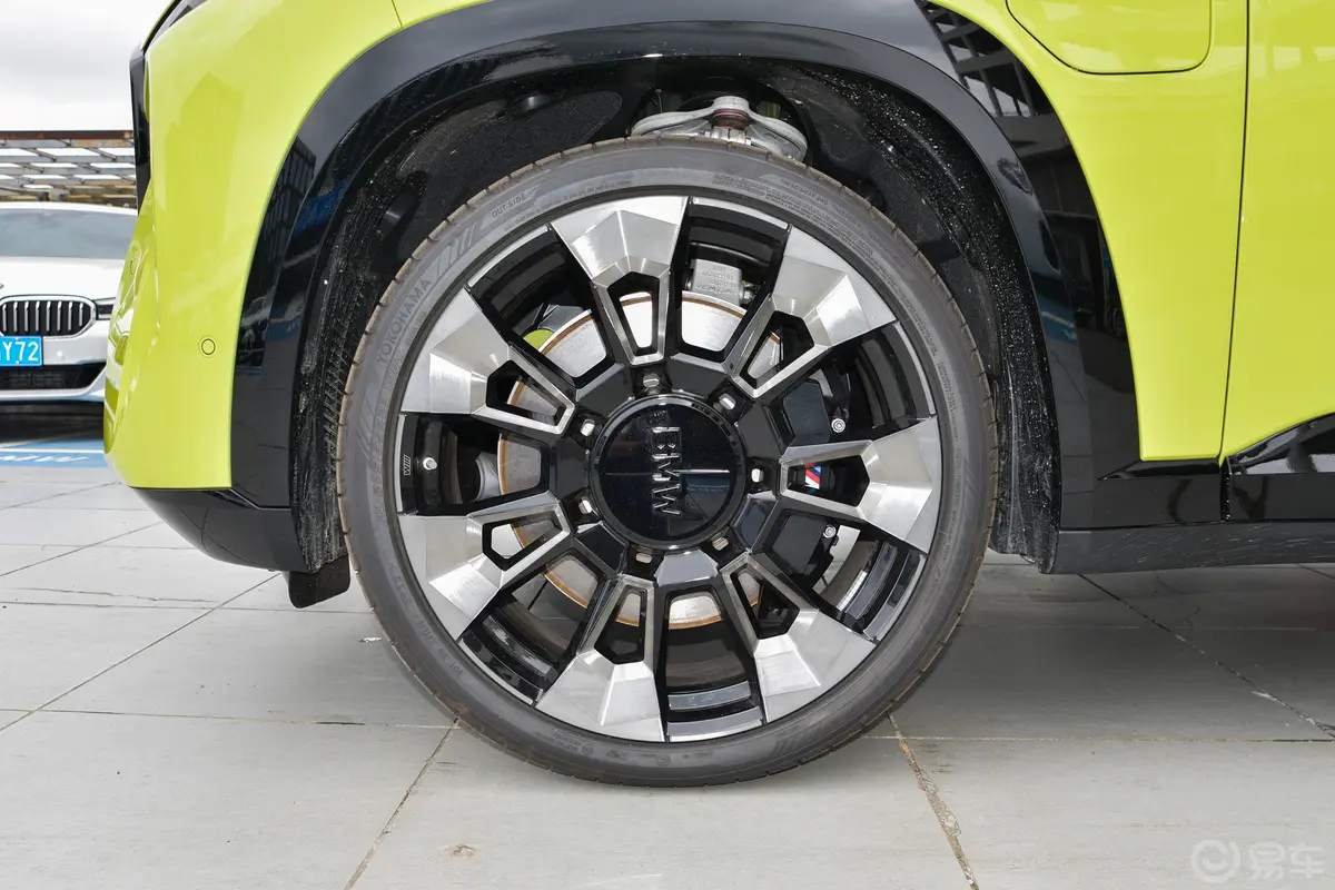 宝马XM3.0T 80km 50e前轮毂造型