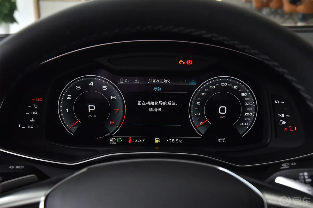 奥迪A7L45 TFSI S-line 筑梦型 流晶套装主驾驶位