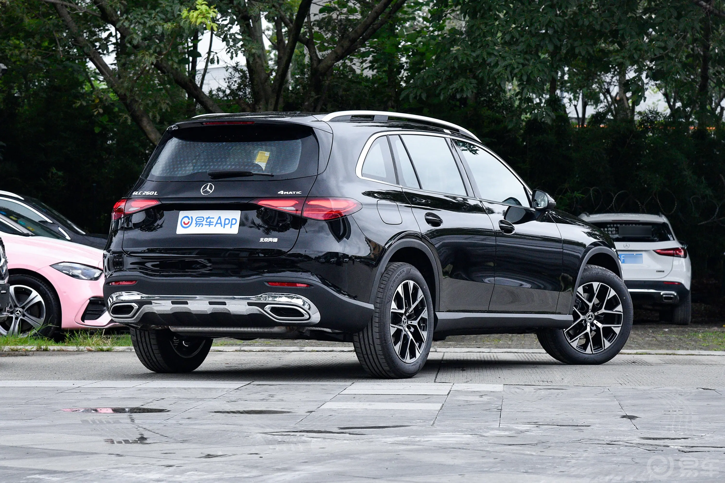 奔驰GLC改款 GLC 260 L 4MATIC 动感型 5座侧后45度车头向右水平