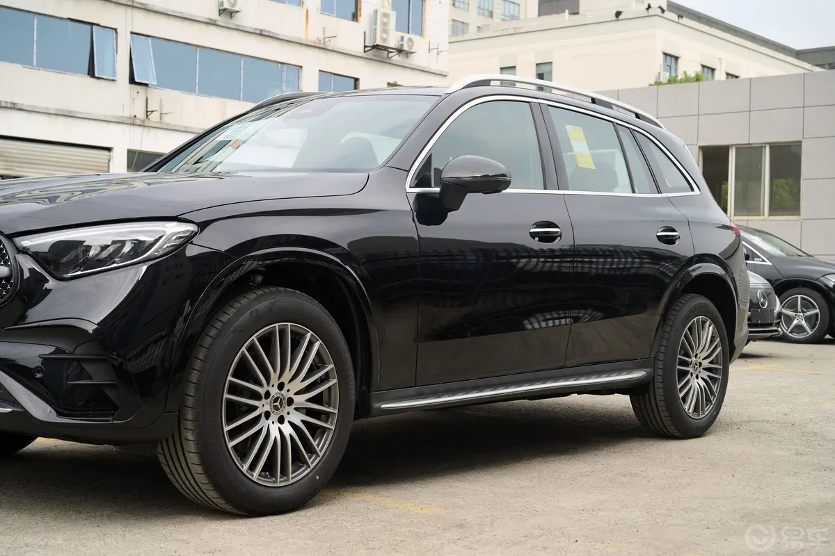 奔驰GLC改款 GLC 300 L 4MATIC 动感型 5座外观细节