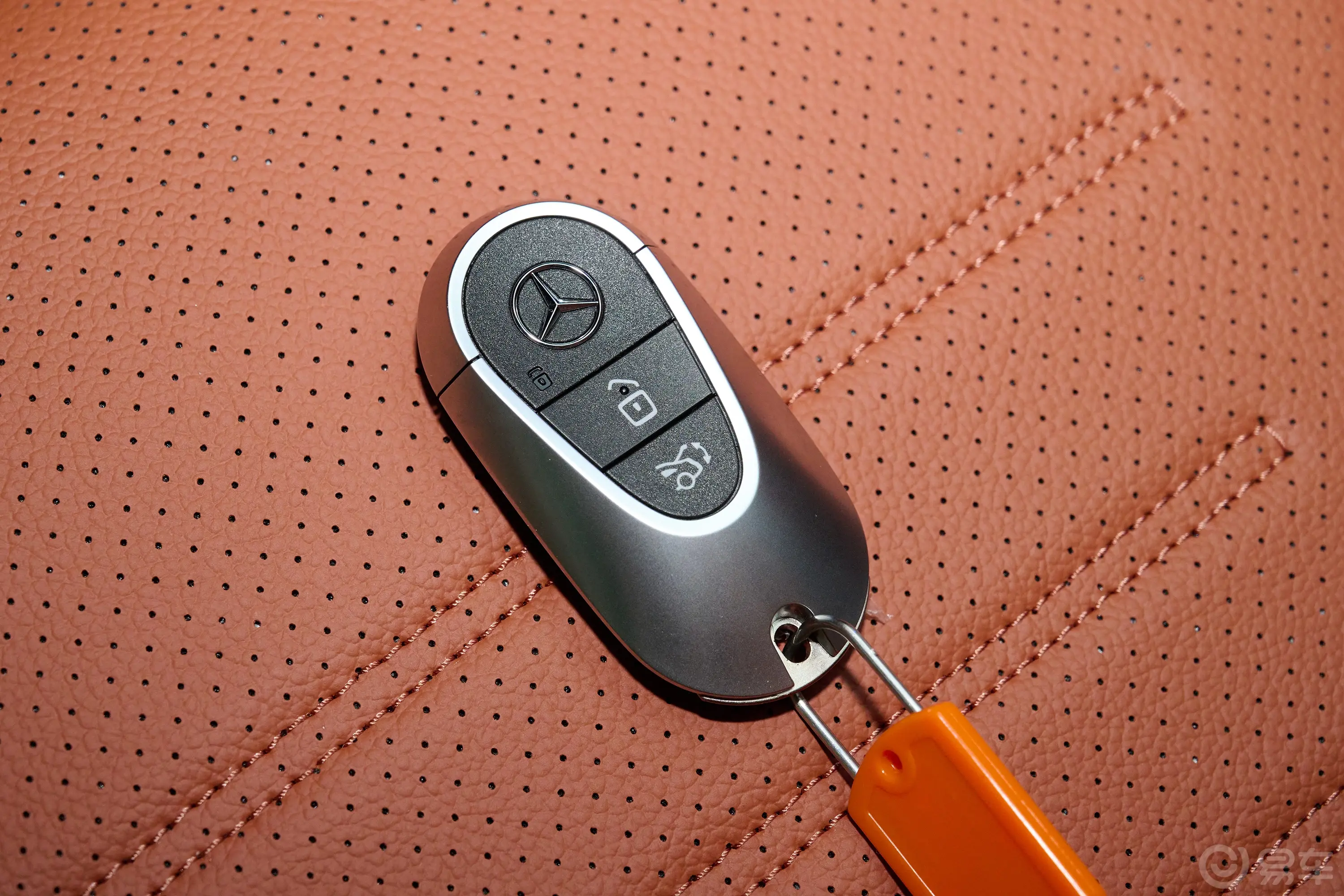 奔驰GLC改款 GLC 260 L 4MATIC 豪华型 7座钥匙正面