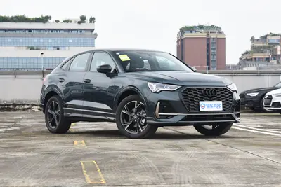 2024款 奥迪Q3 Sportback 40 TFSI RS套件燃速型外观