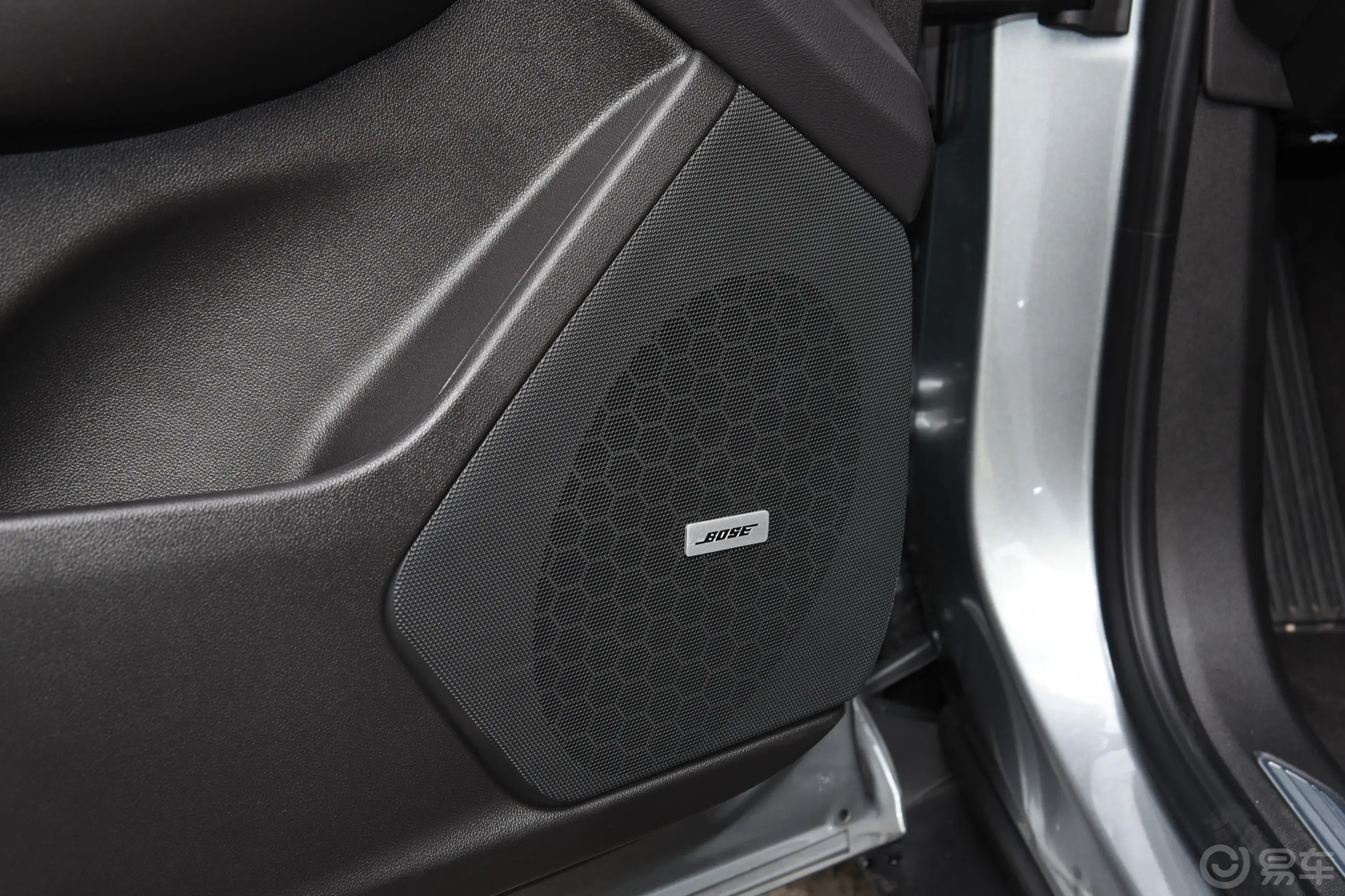 凯迪拉克XT5轻混 2.0T 四驱豪华型蜂鸟版音响和品牌