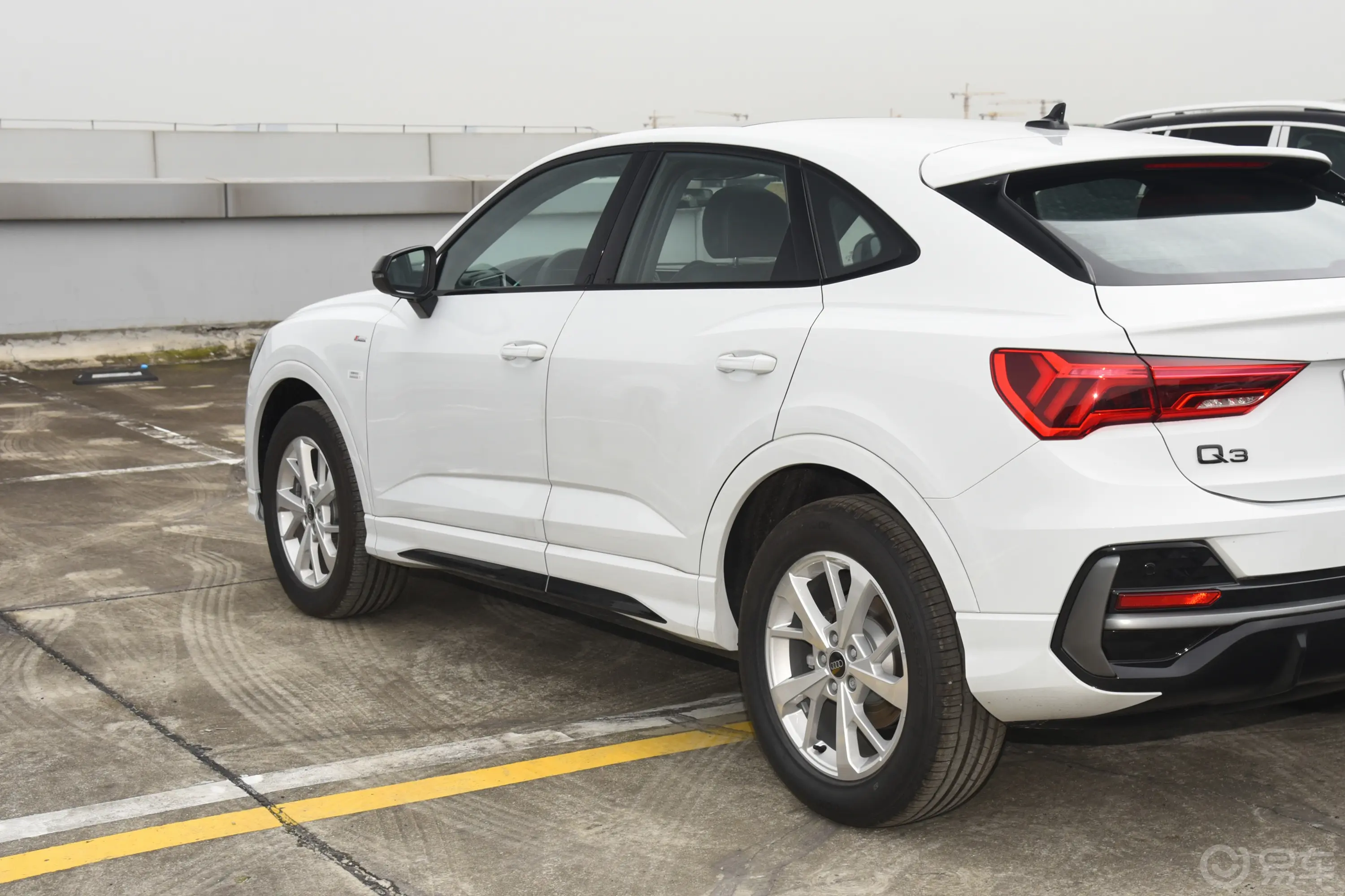 奥迪Q3 Sportback35 TFSI 进取型外观细节