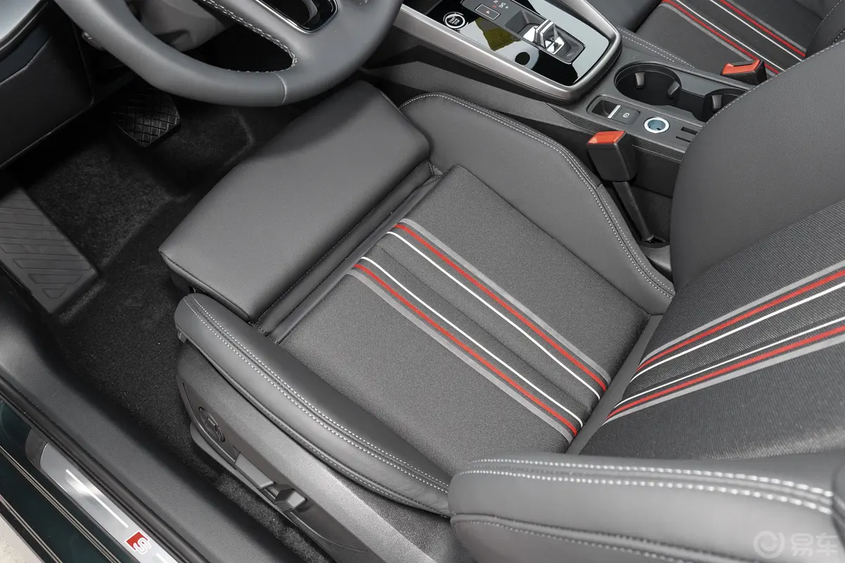 奥迪A3Sportback 35 TFSI 时尚运动型主驾驶位