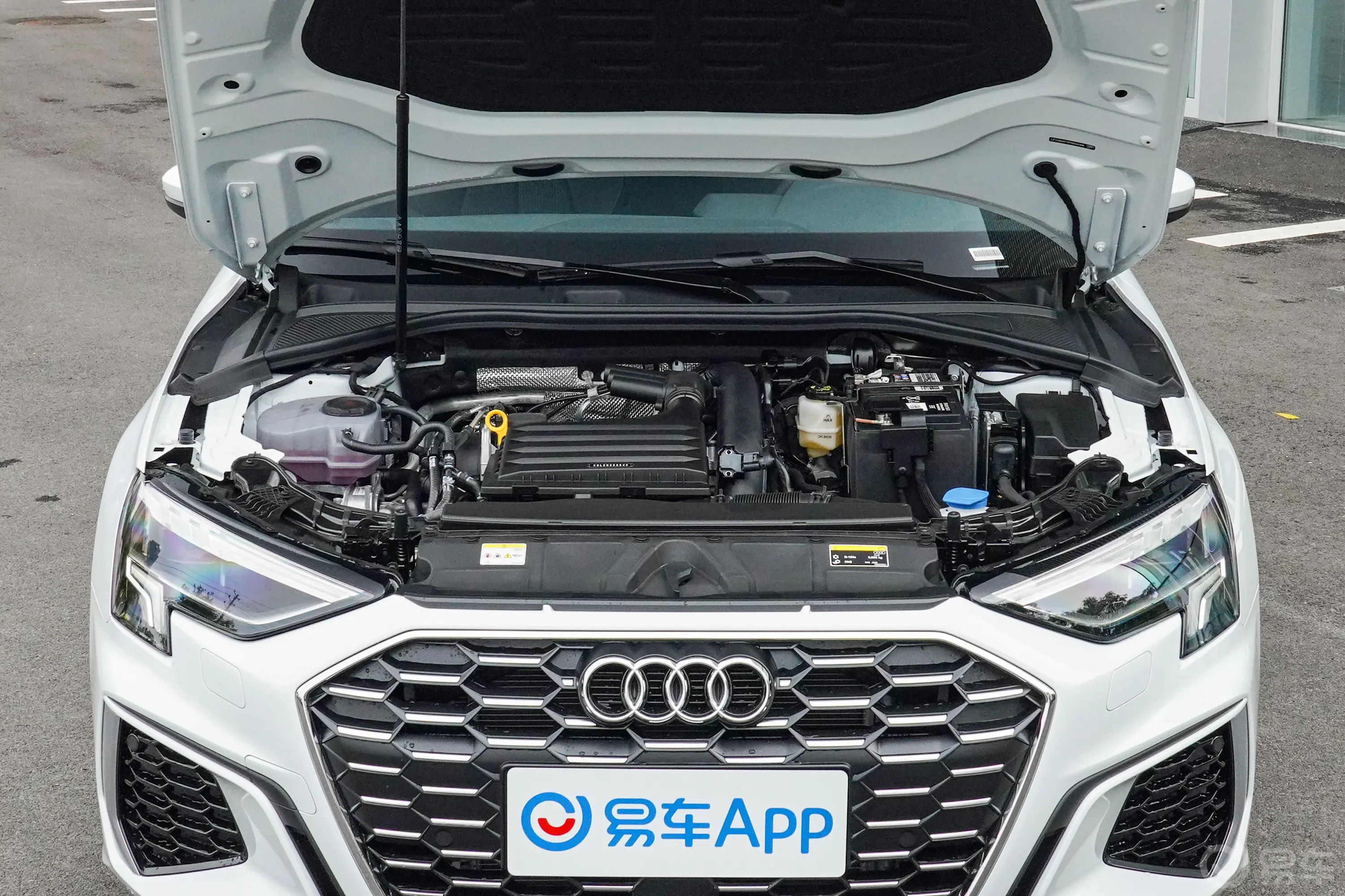奥迪A3Sportback 35 TFSI 进取运动型前舱整体