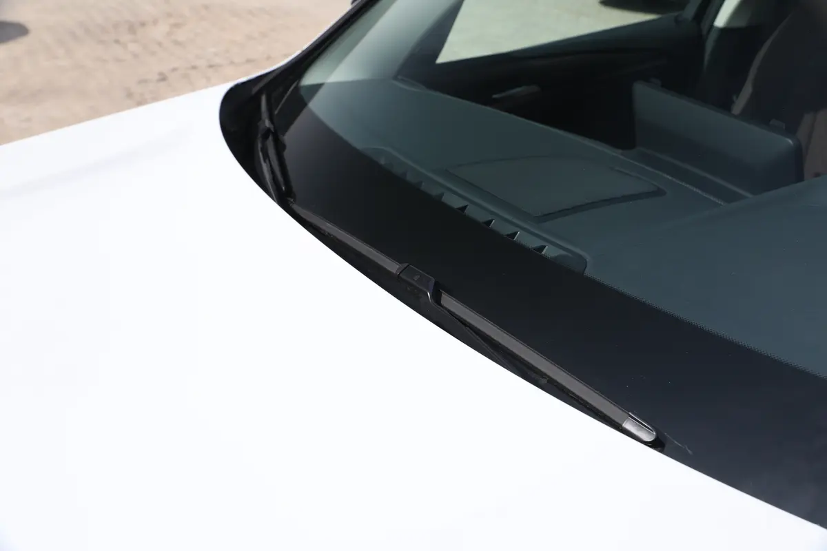 宝马X3改款 xDrive30i 领先型 M曜夜套装雨刷器