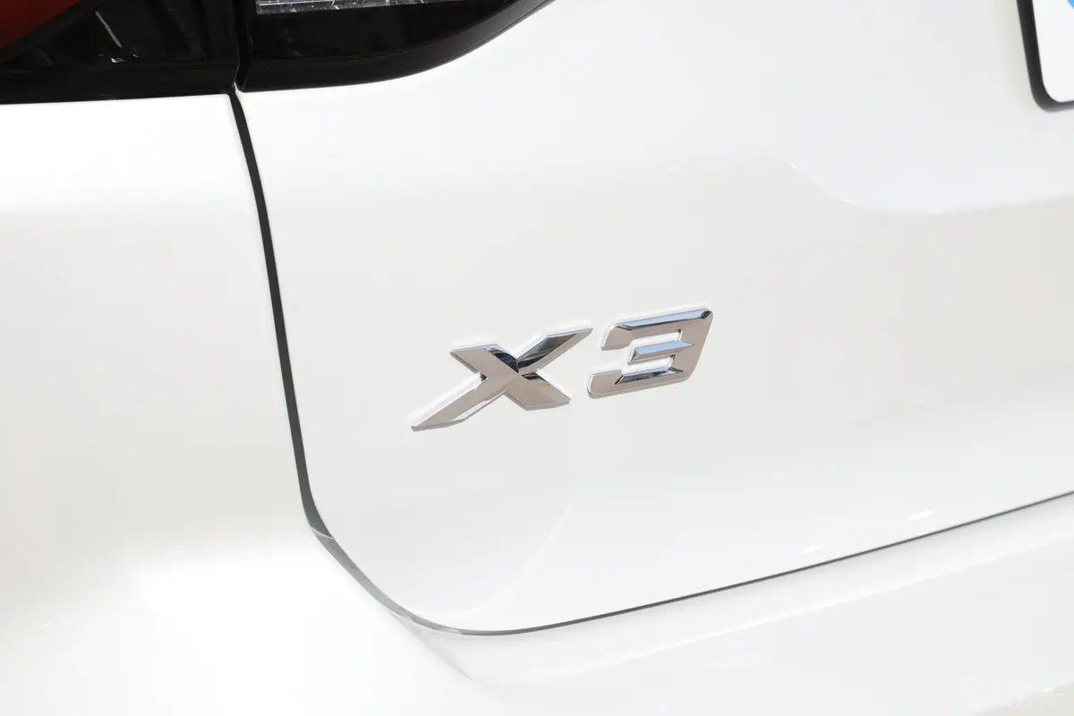 宝马X3改款 xDrive30i 领先型 M曜夜套装外观细节