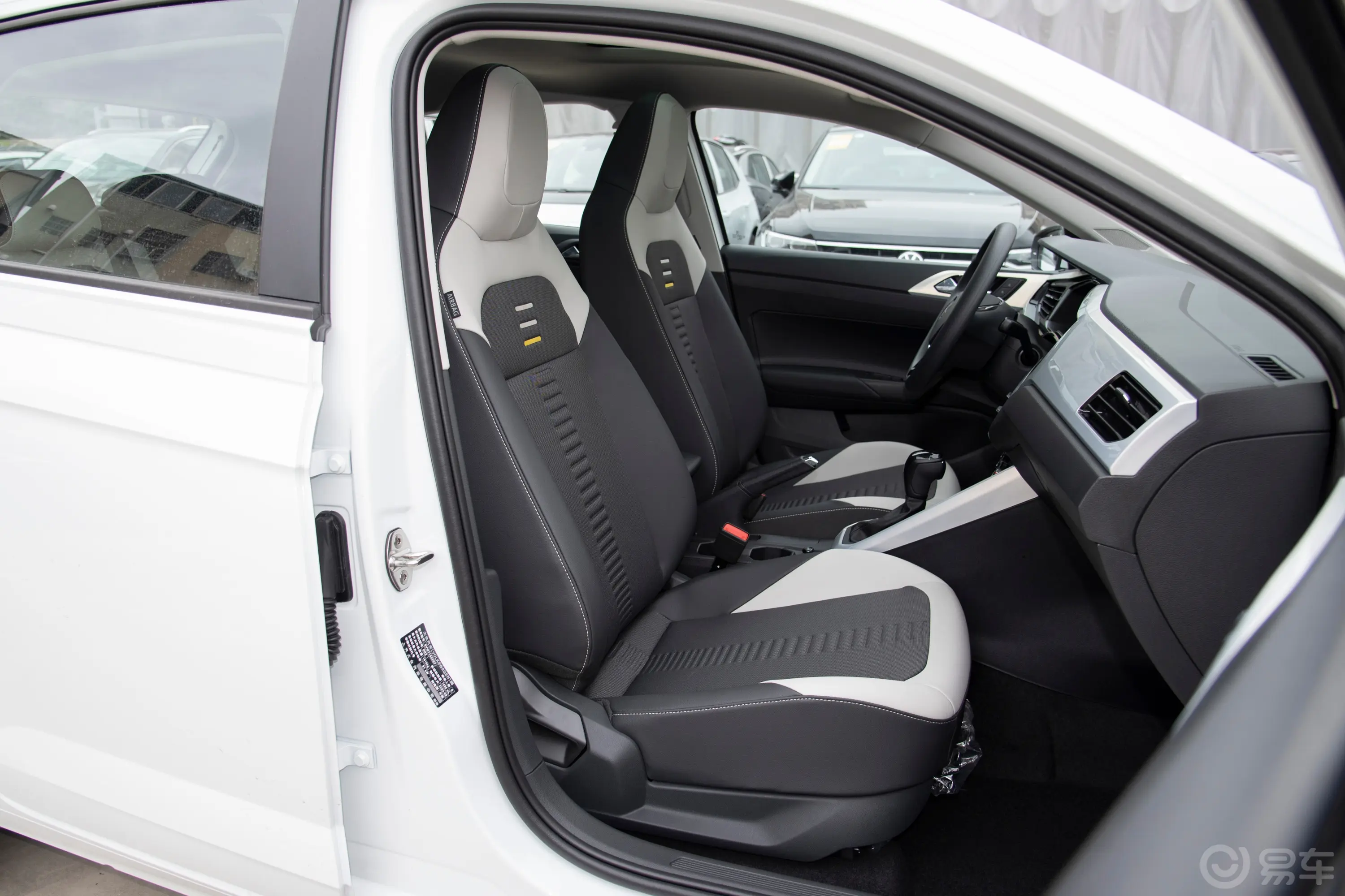 PoloPlus 1.5L 自动炫彩科技版副驾驶座椅