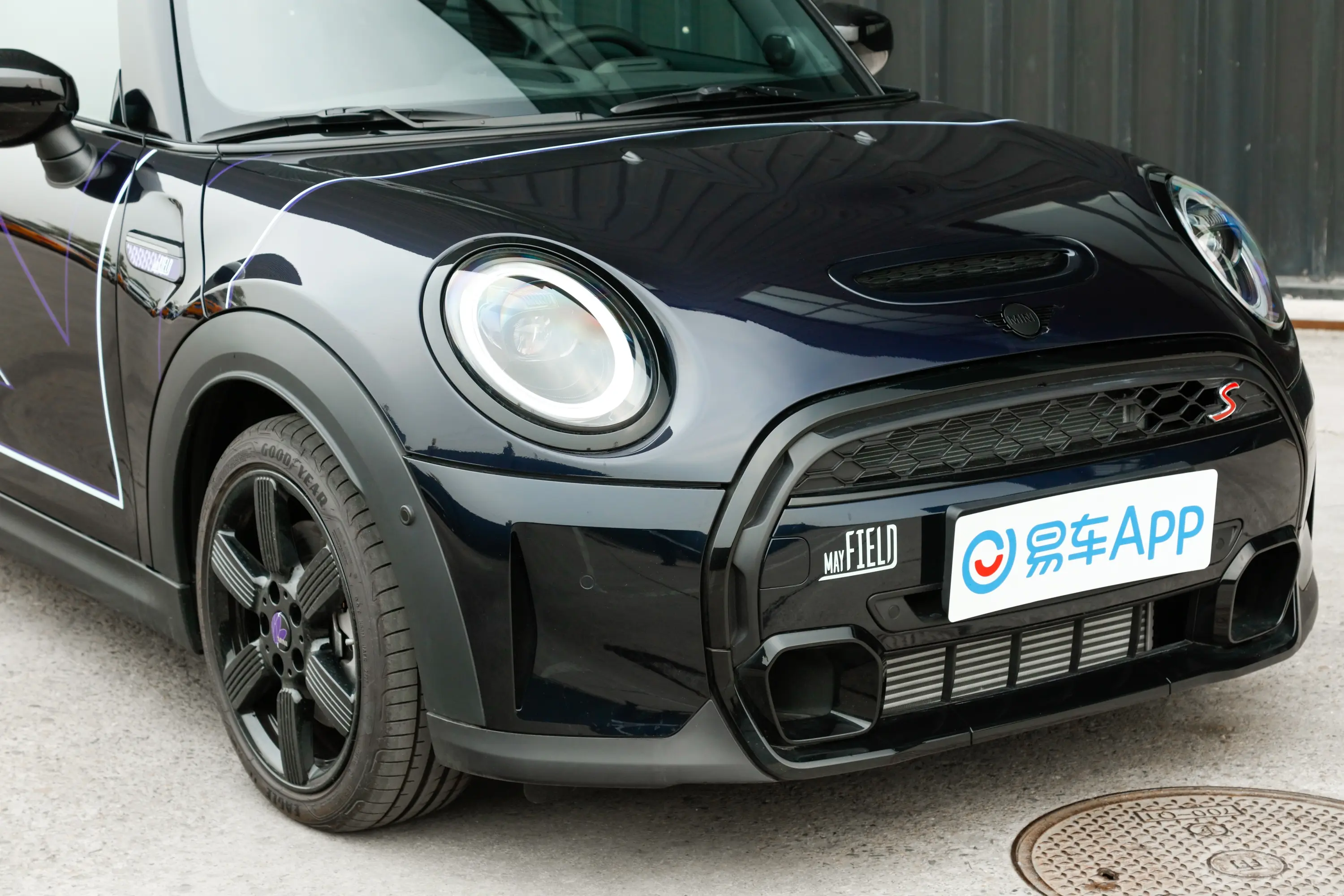 MINI2.0T COOPER S 紫夜出逃特别版前格栅侧俯拍