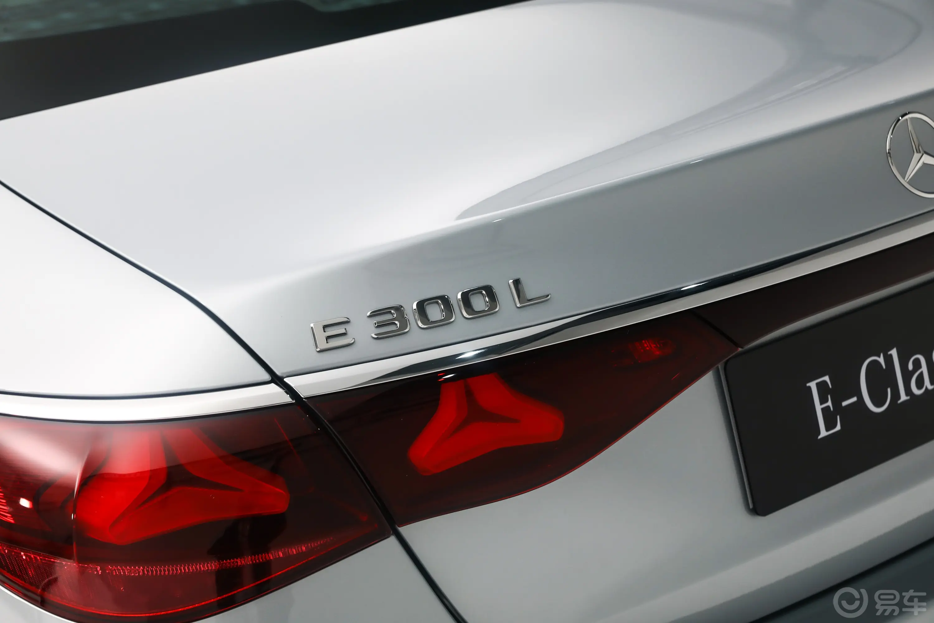 奔驰E级E 300 L 豪华型外观细节