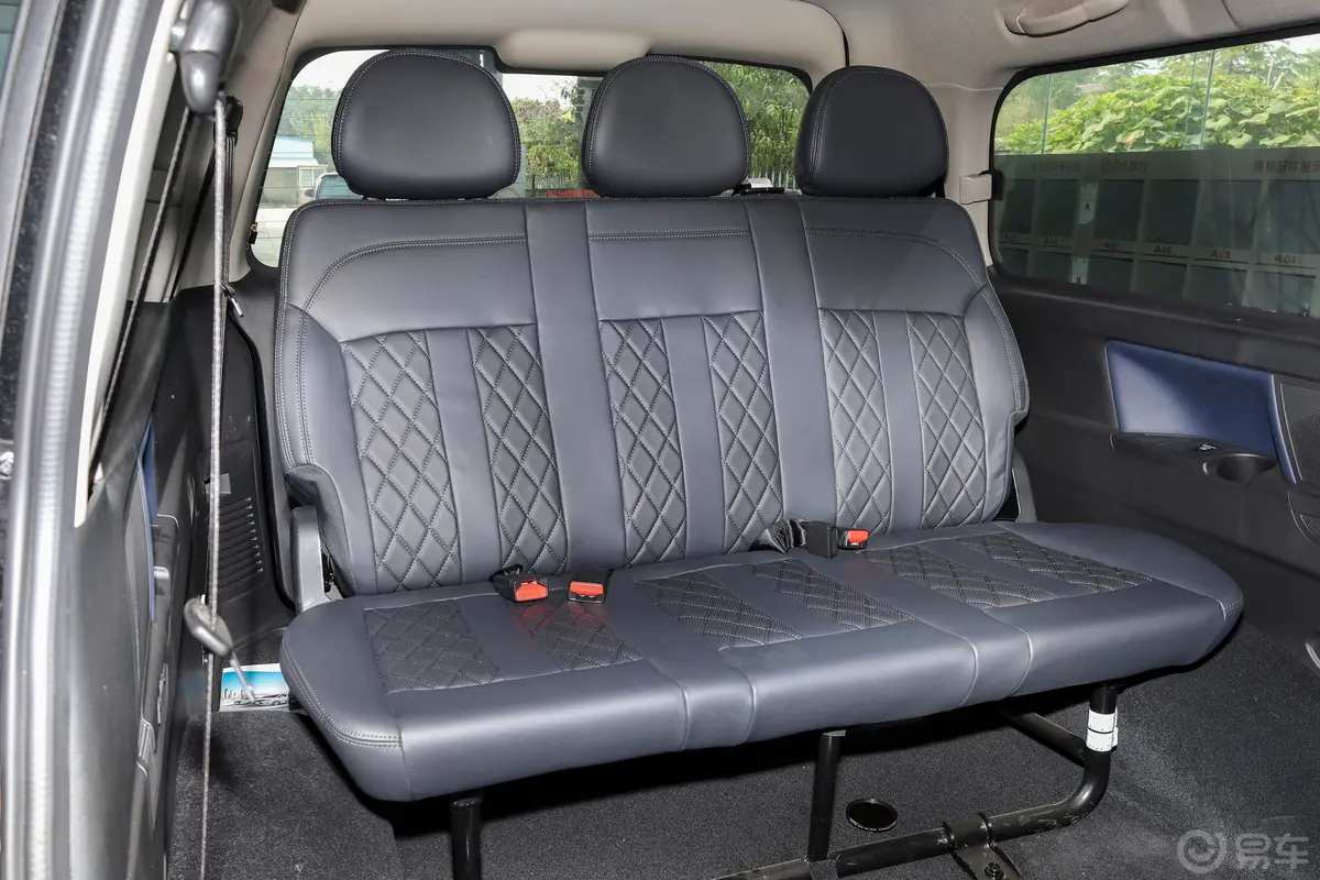 菱智M5 EV客运版 401km 豪华型 7座第三排座椅