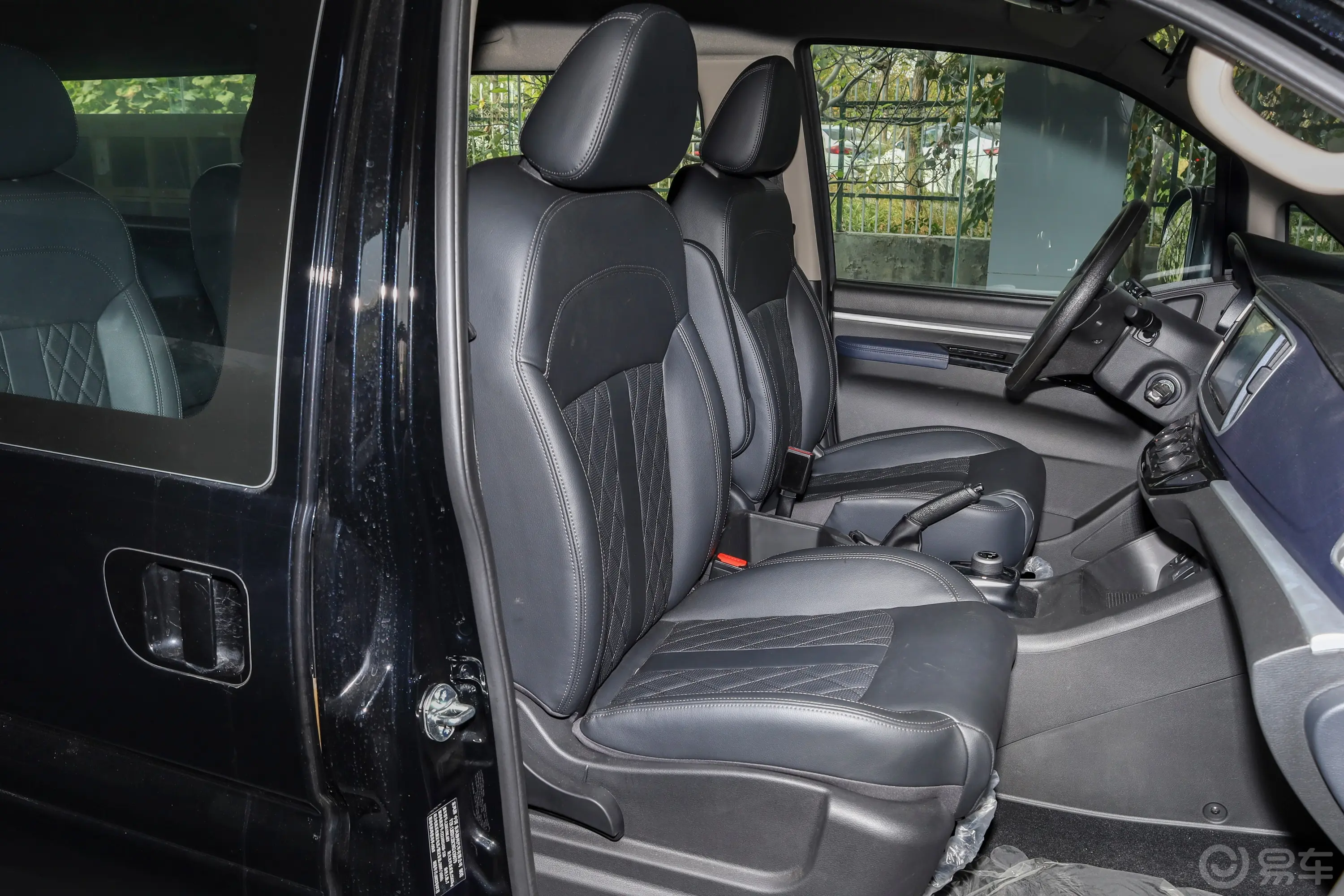 菱智M5 EV客运版 401km 豪华型 7座副驾驶座椅