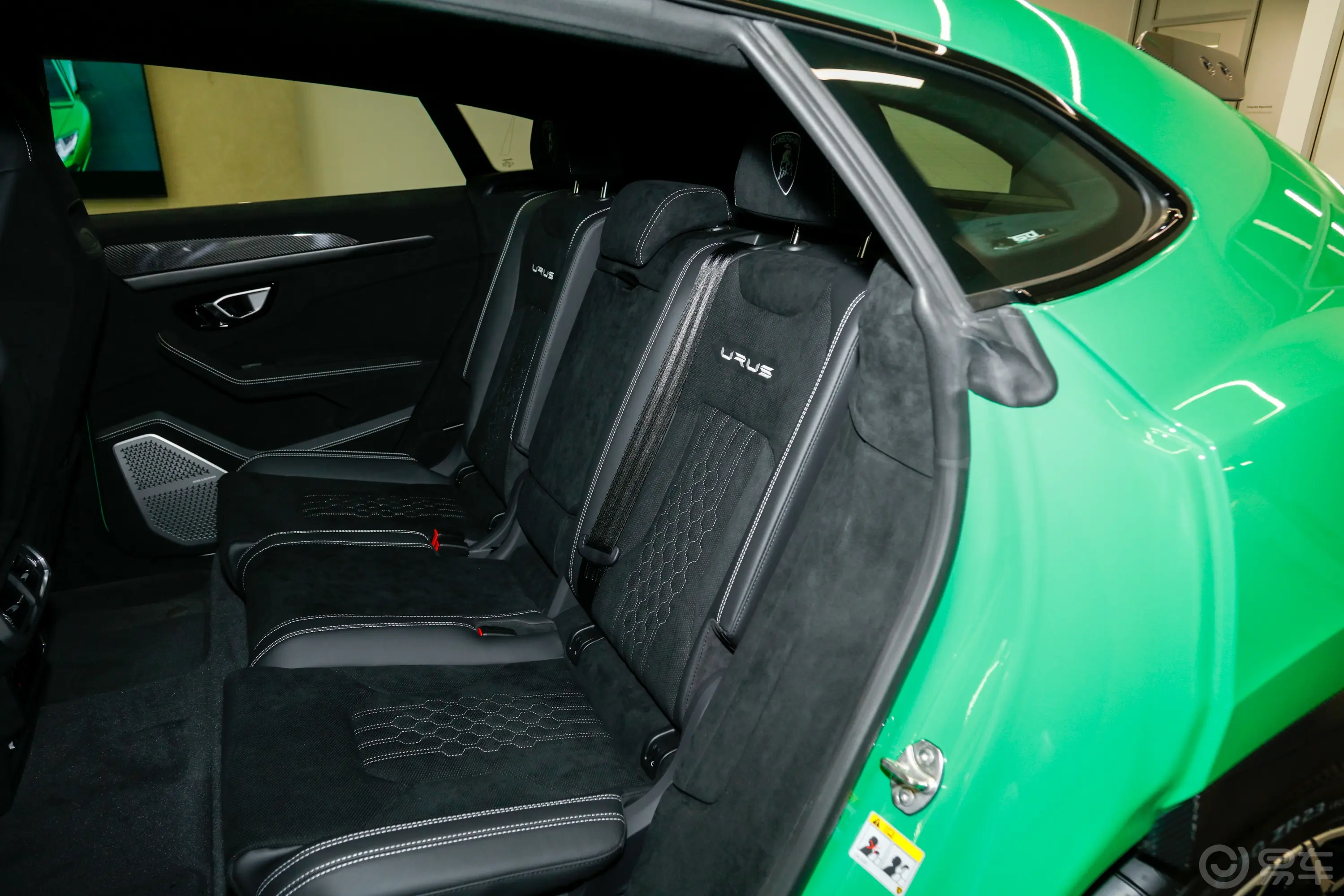 Urus4.0T V8 S后排座椅