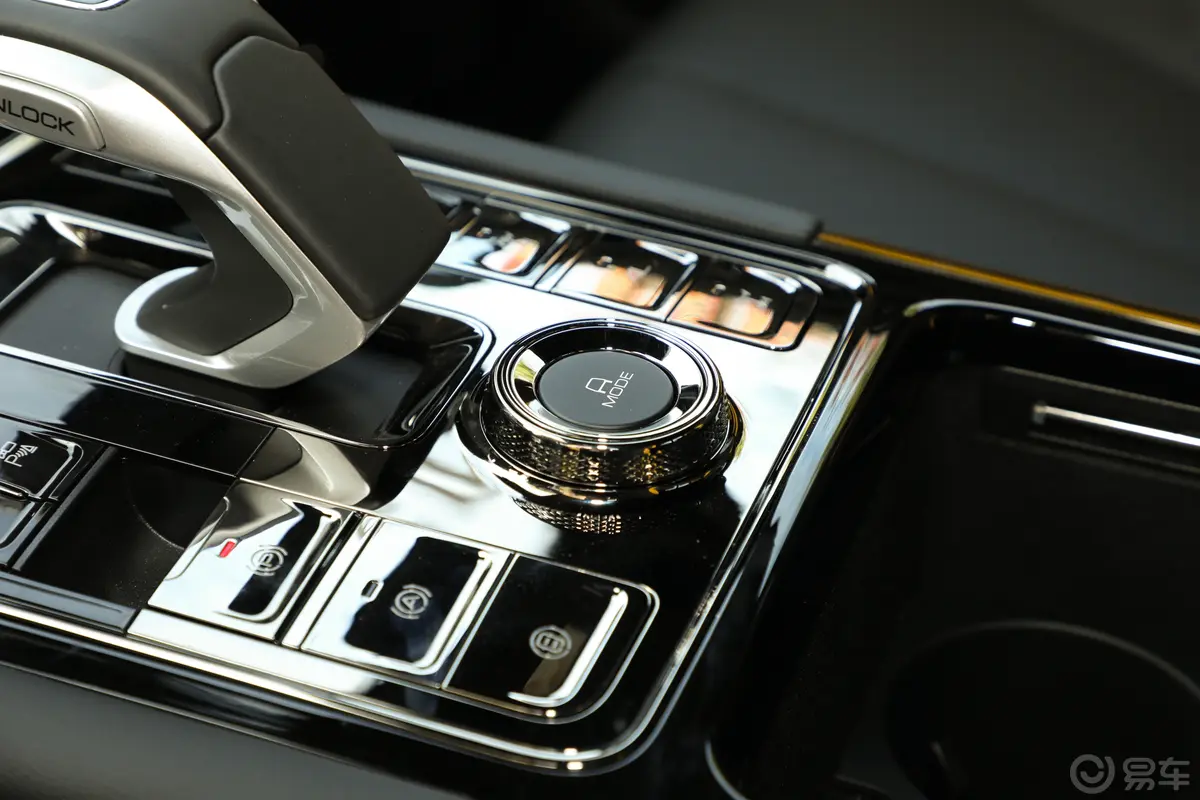 山海炮3.0T 性能版 汽油中控