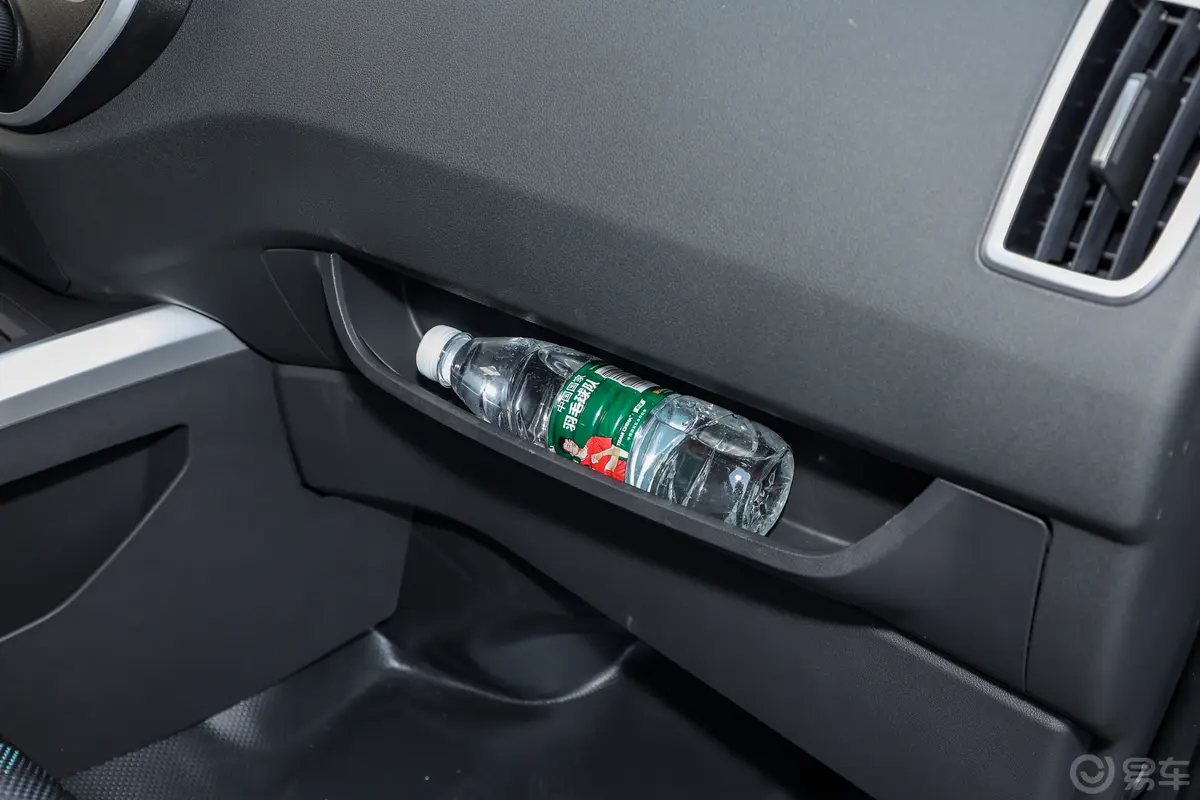 风景G5商运版  2.0L 明窗10座 汽油手套箱空间水瓶横置