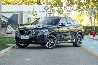 2023款 宝马X6 改款 xDrive40i M运动套装外观